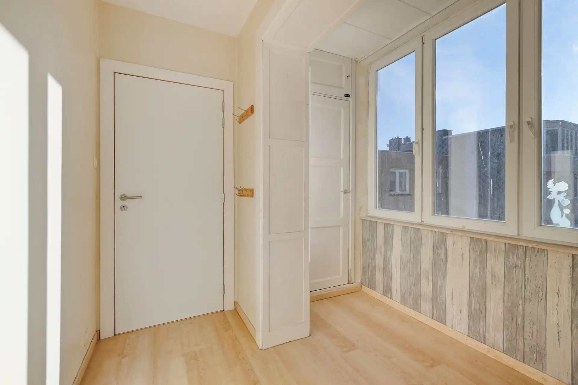 Te renoveren 1-slaapkamerappartement met zijdelings zeezicht. foto 9