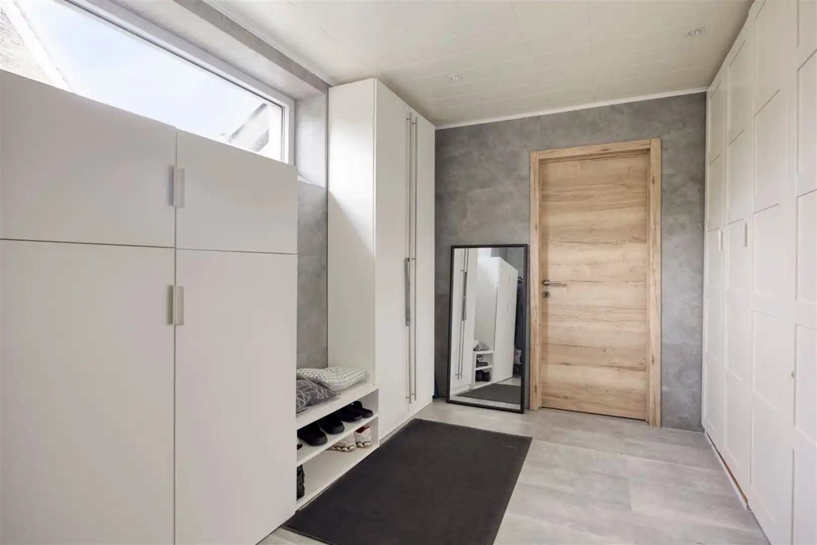 Gerenoveerde, energiezuinige villa met 6 slaapkamers. foto 18