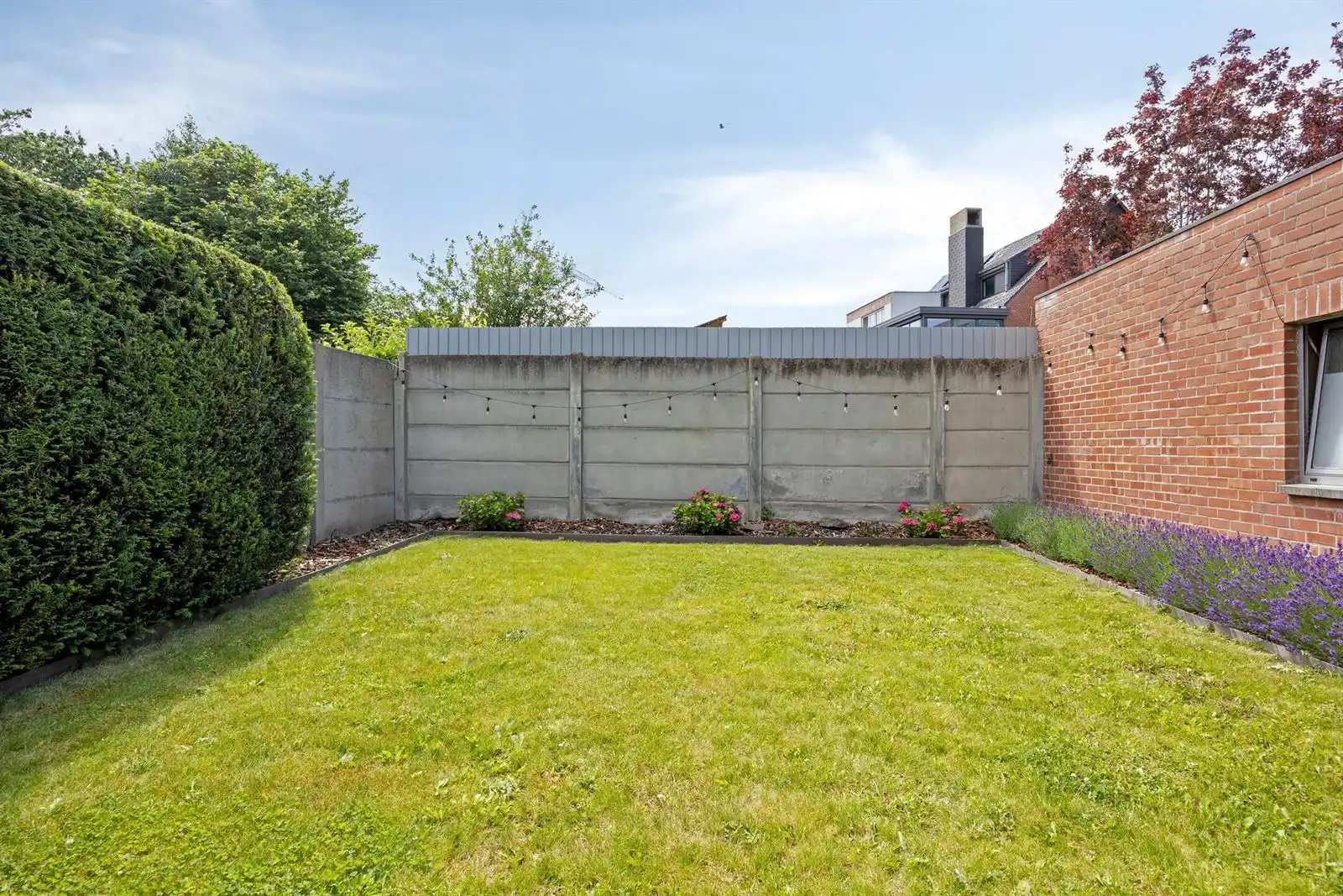 Instapklaar gelijkvloers appartement met 2 slaapkamers, garage en zonnige tuin foto 20