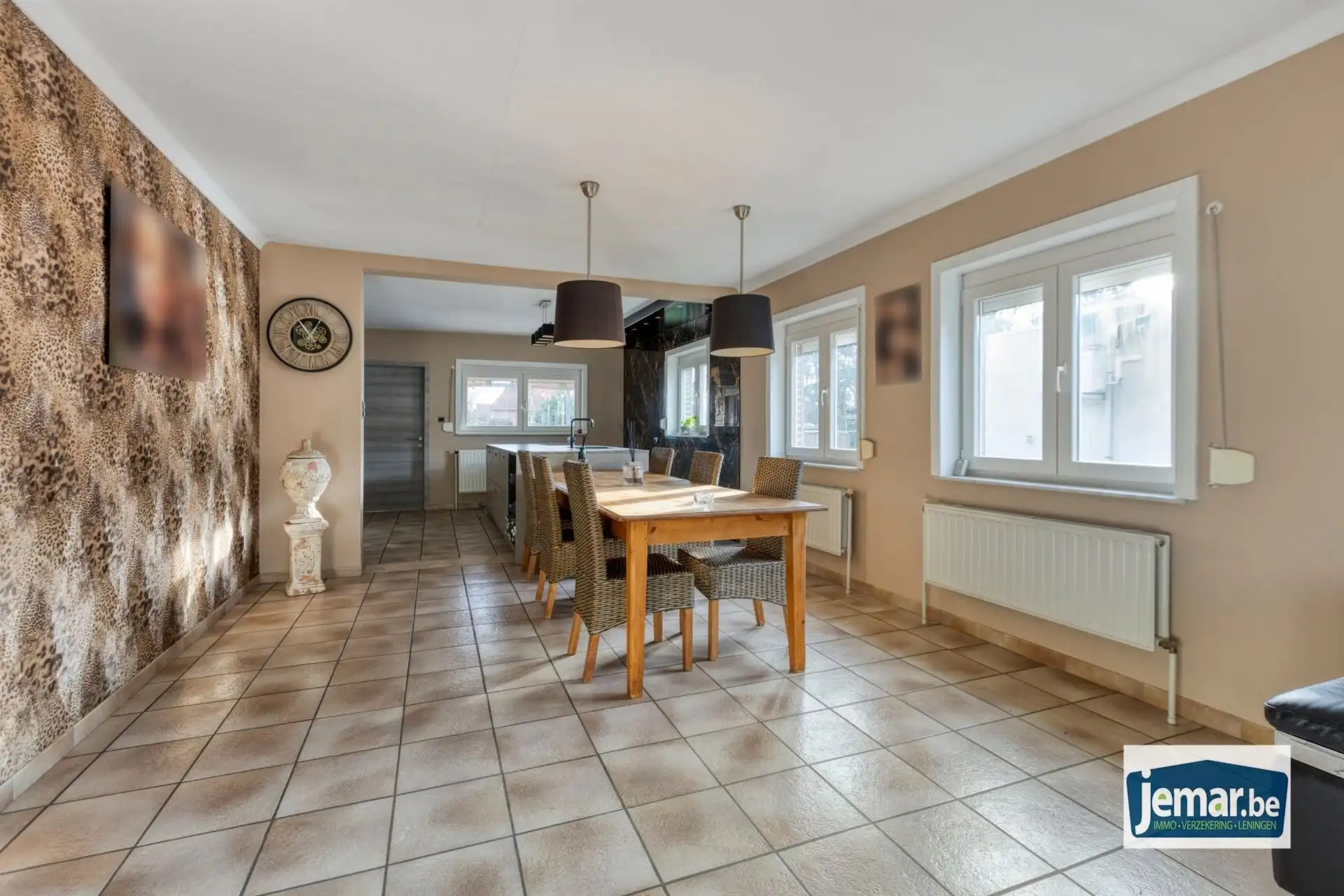 Vrijstaande bungalow woning met 3 slaapkamers en inpandige garage  foto 9