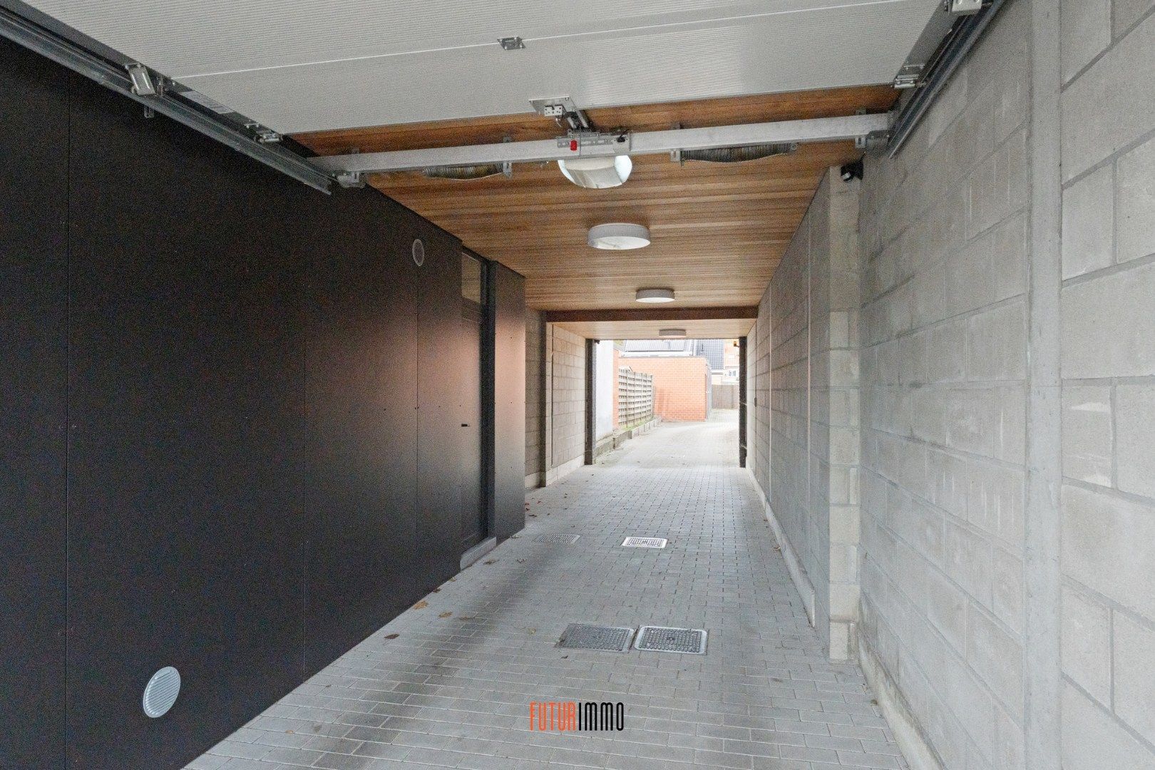 Opbrengsteigendom: duplexappartement + 12 garages foto 18