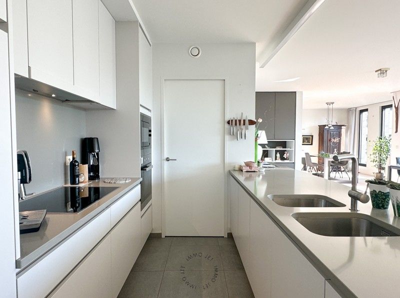 Ruim appartement met prachtig zicht op de Grote Markt in Beveren foto 8