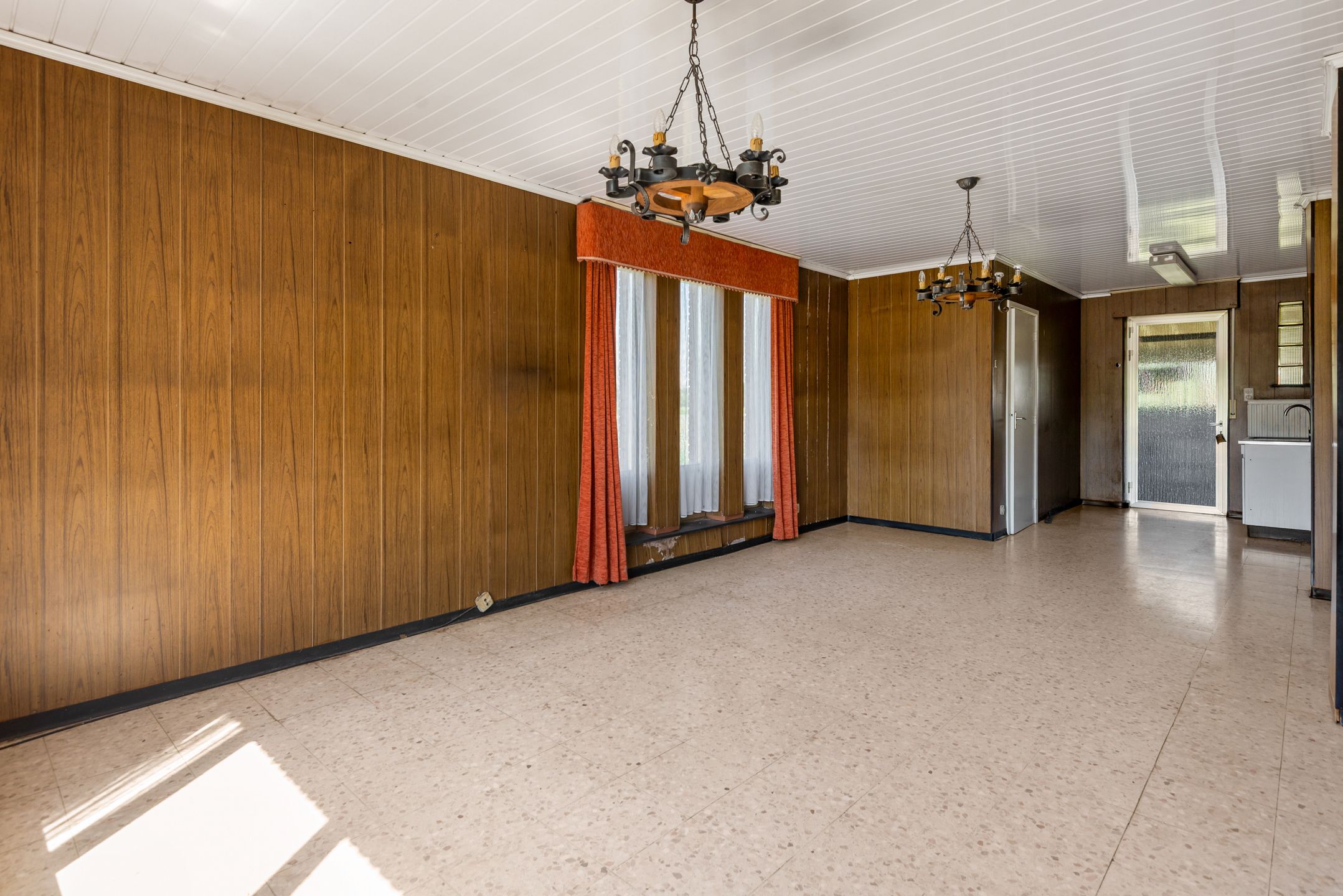 Te renoveren woning met schuur foto 14