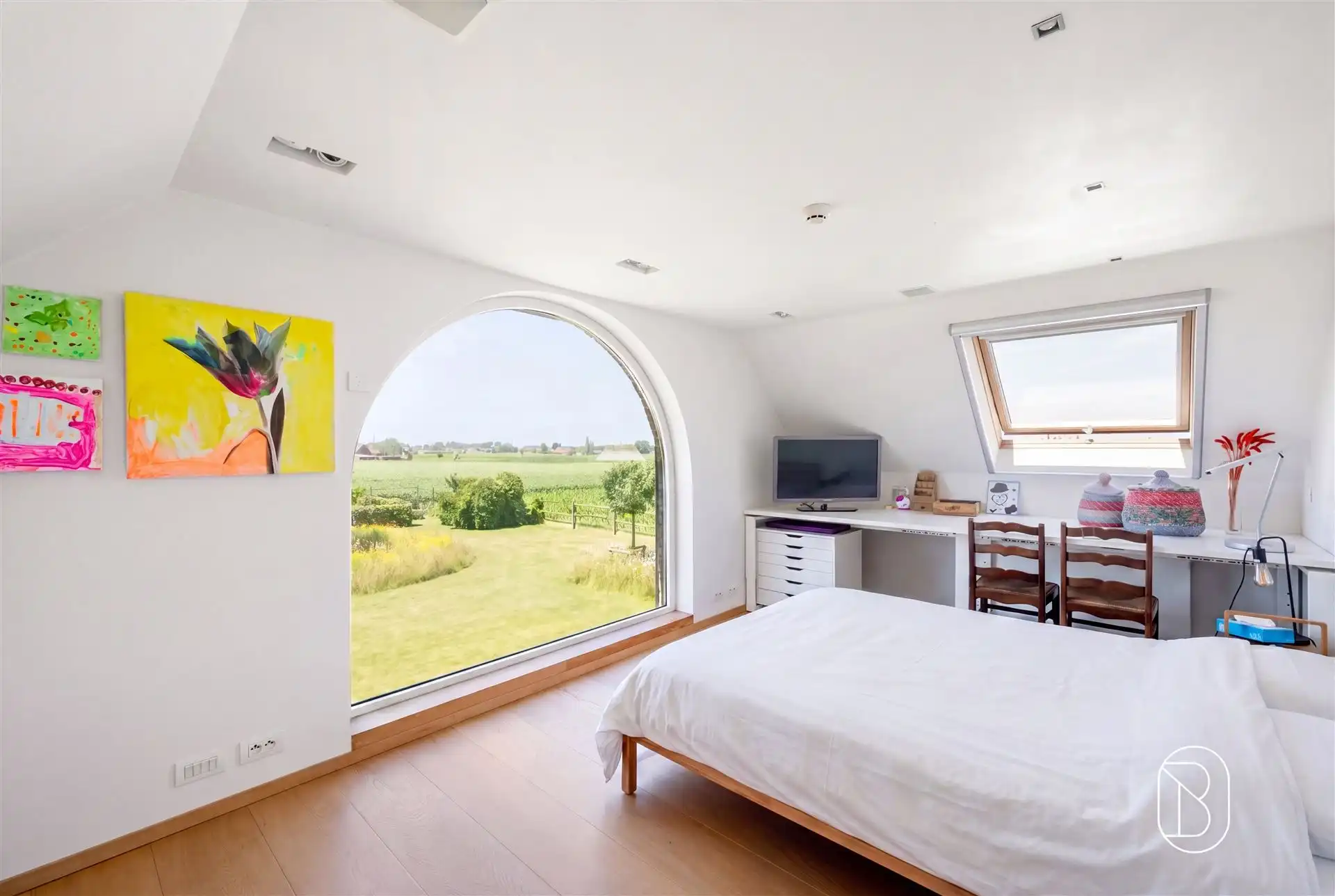 Landhuis + bijgebouw, met zwembad en privacy op 5.329 m². foto 27