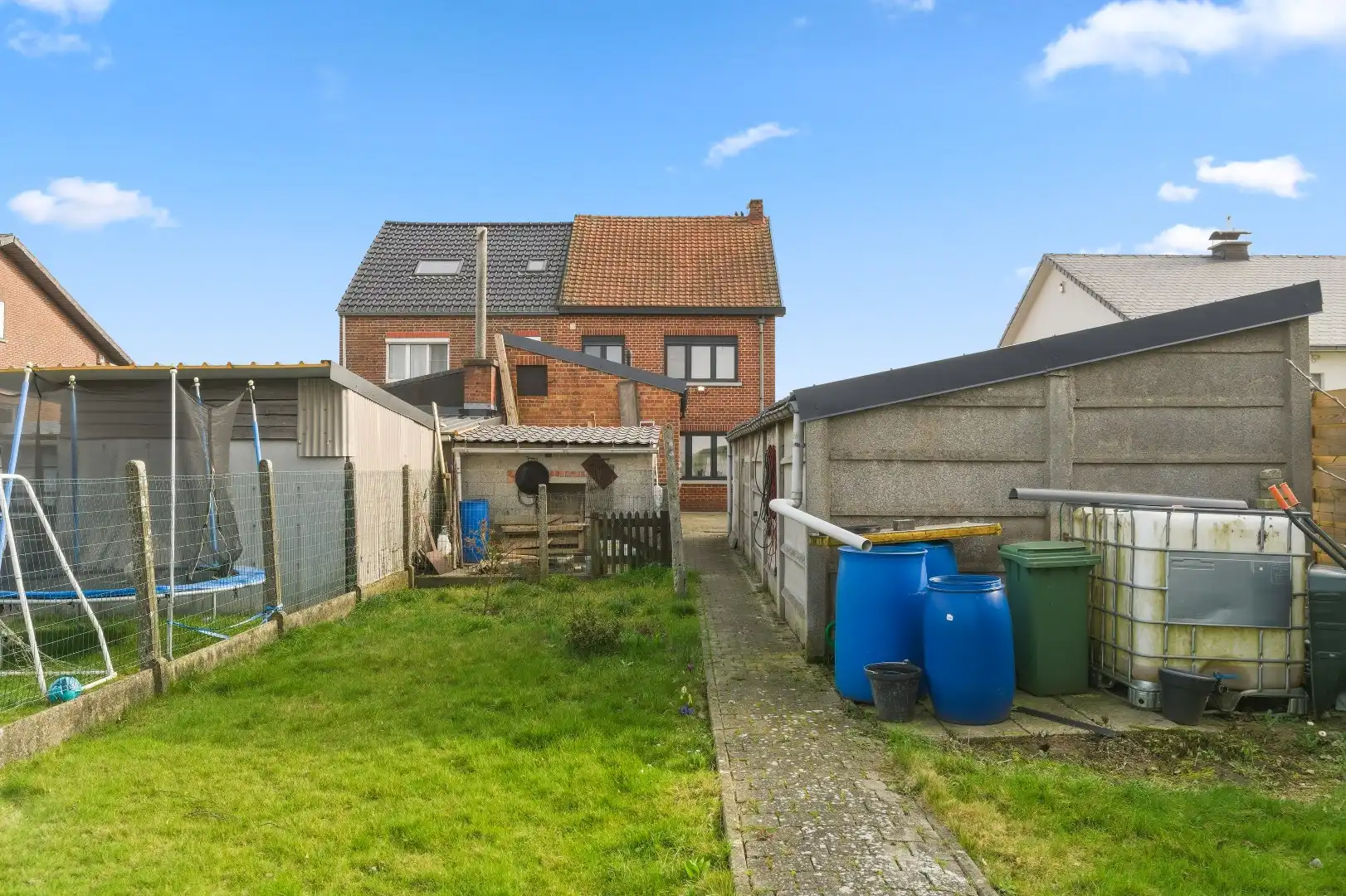 Instapklare halfopen bebouwing met 2 slaapkamers en ruime tuin foto 23