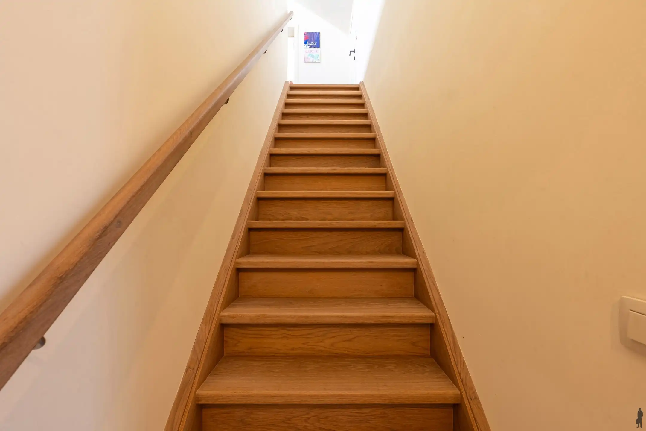 Ruime villa in rustige straat met prachtige zuid-west tuin foto 24