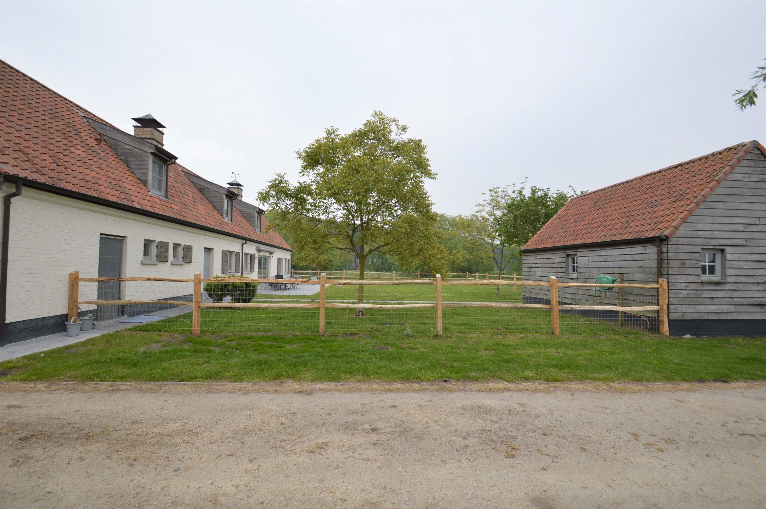 Fermette met bijgebouwen in het prachtige Damme foto 7