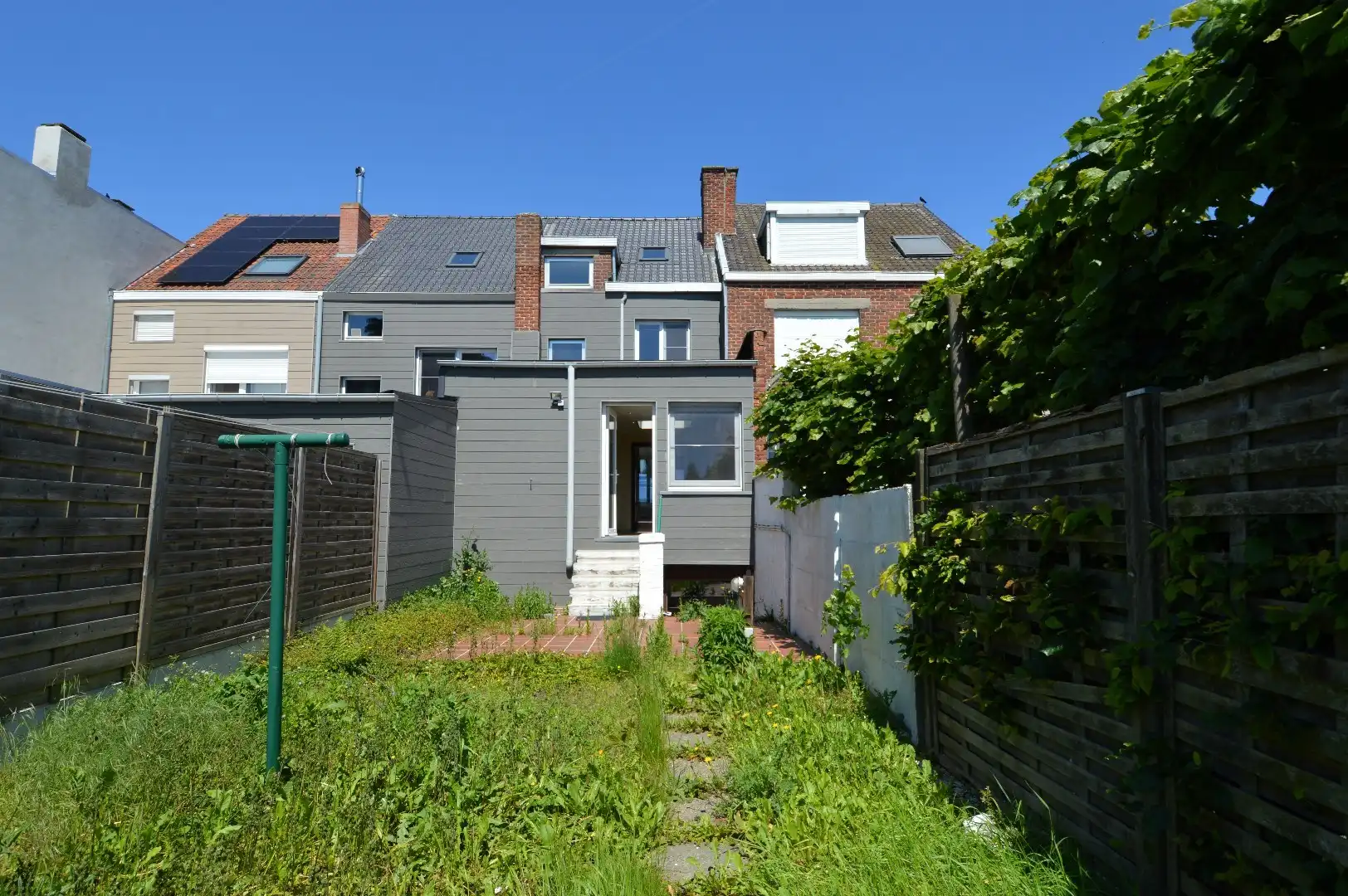 Stevige gezinswoning met 3 slaapkamers, tuin, garage én uitstekende bereikbaarheid te koop in Wevelgem foto 13