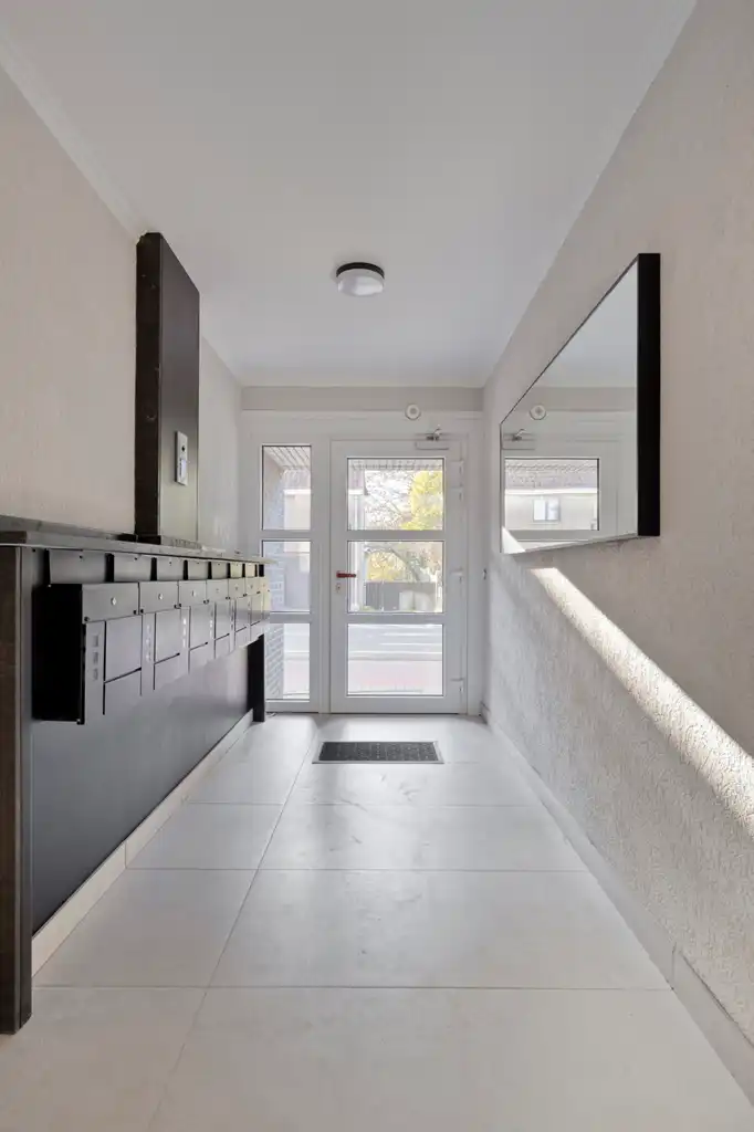 Volledig gerenoveerd en instapklaar 2 slaapkamer appartement foto 24