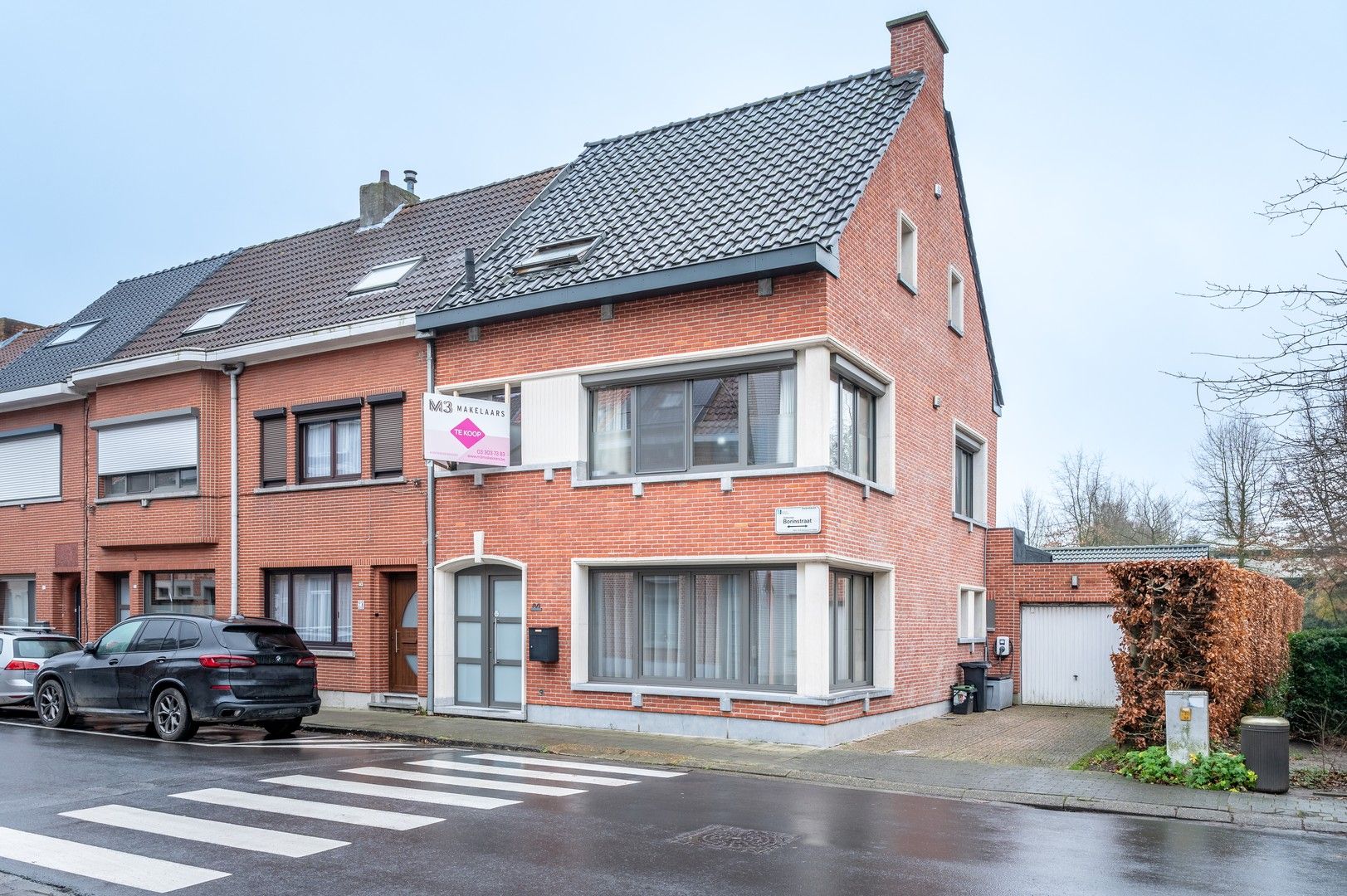 Ruime woning met 4 slaapkamers en 3 badkamers. foto {{pictureIndex}}