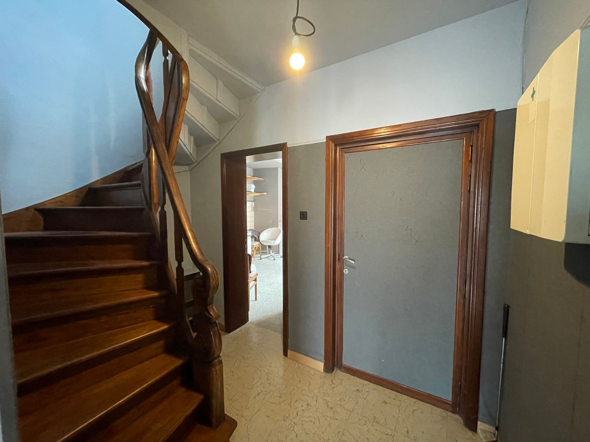 Te renoveren woning (vergunning voor 3 appartementen) foto 6
