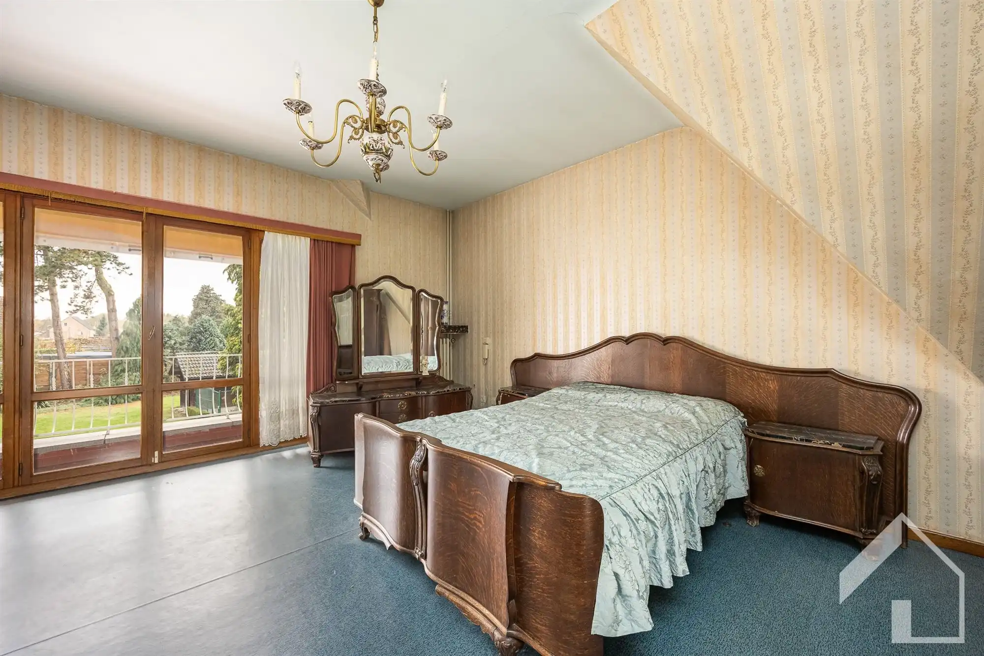 Te renoveren, karaktervolle villa in het centrum van Pulle foto 19