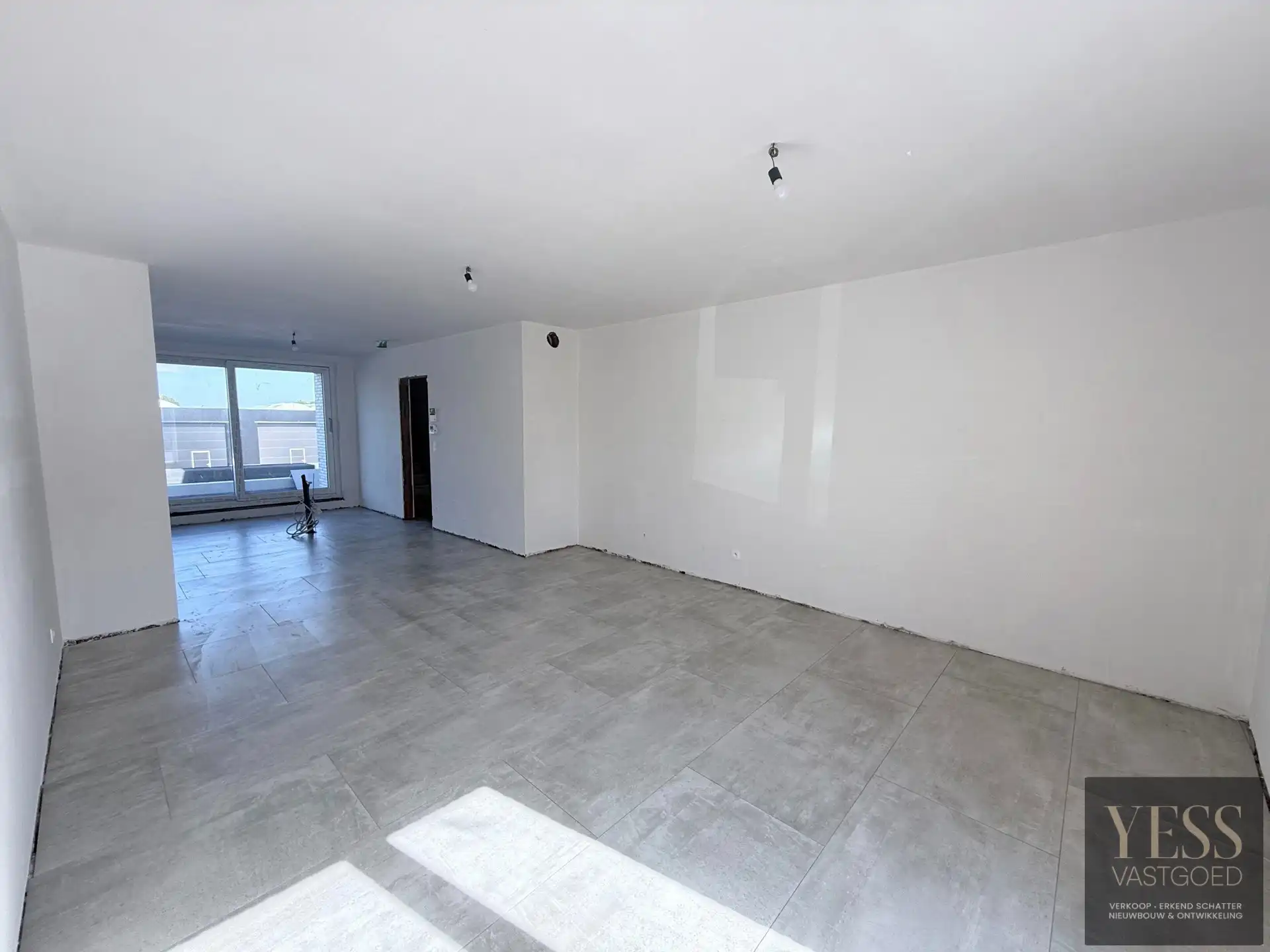 Ruime duplex appartement met 3 slaapkamers en 2 parkings foto 3