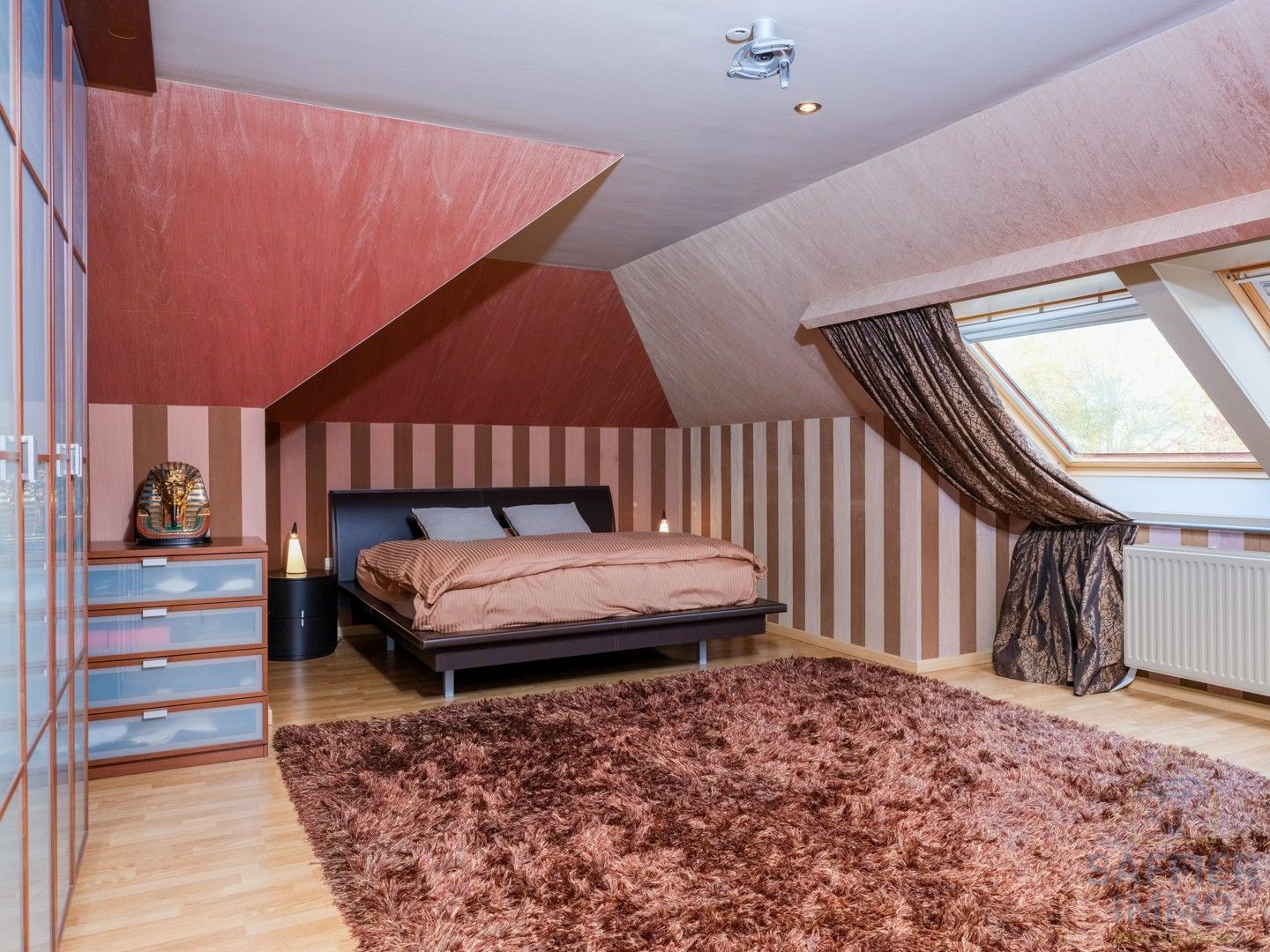 Ruim gebouw in amabachtzone met uitbreidingsmogelijkheden foto 32