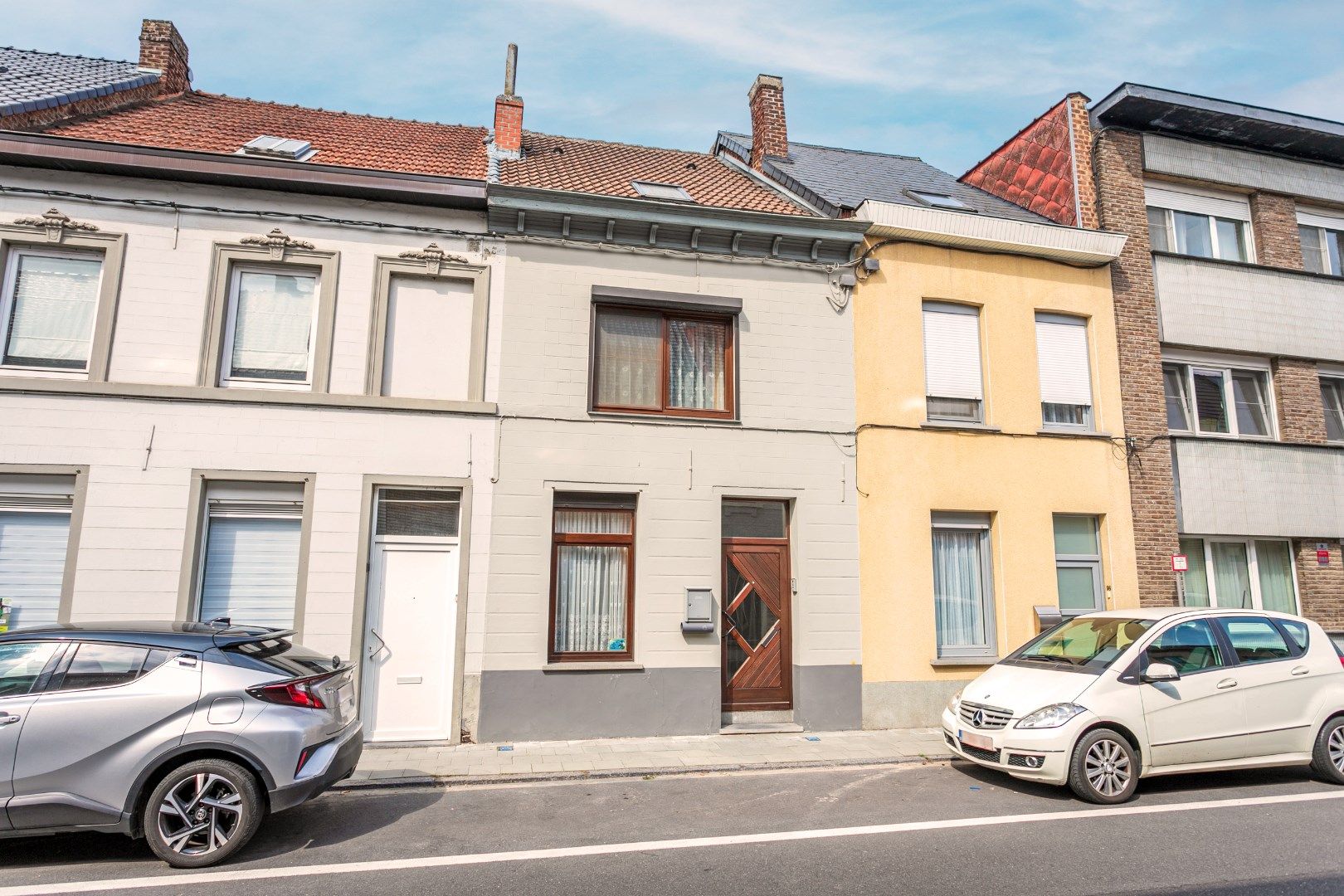 Op te frissen woning met 2-3  slpk en ruime tuin (6a45ca) te koop foto {{pictureIndex}}