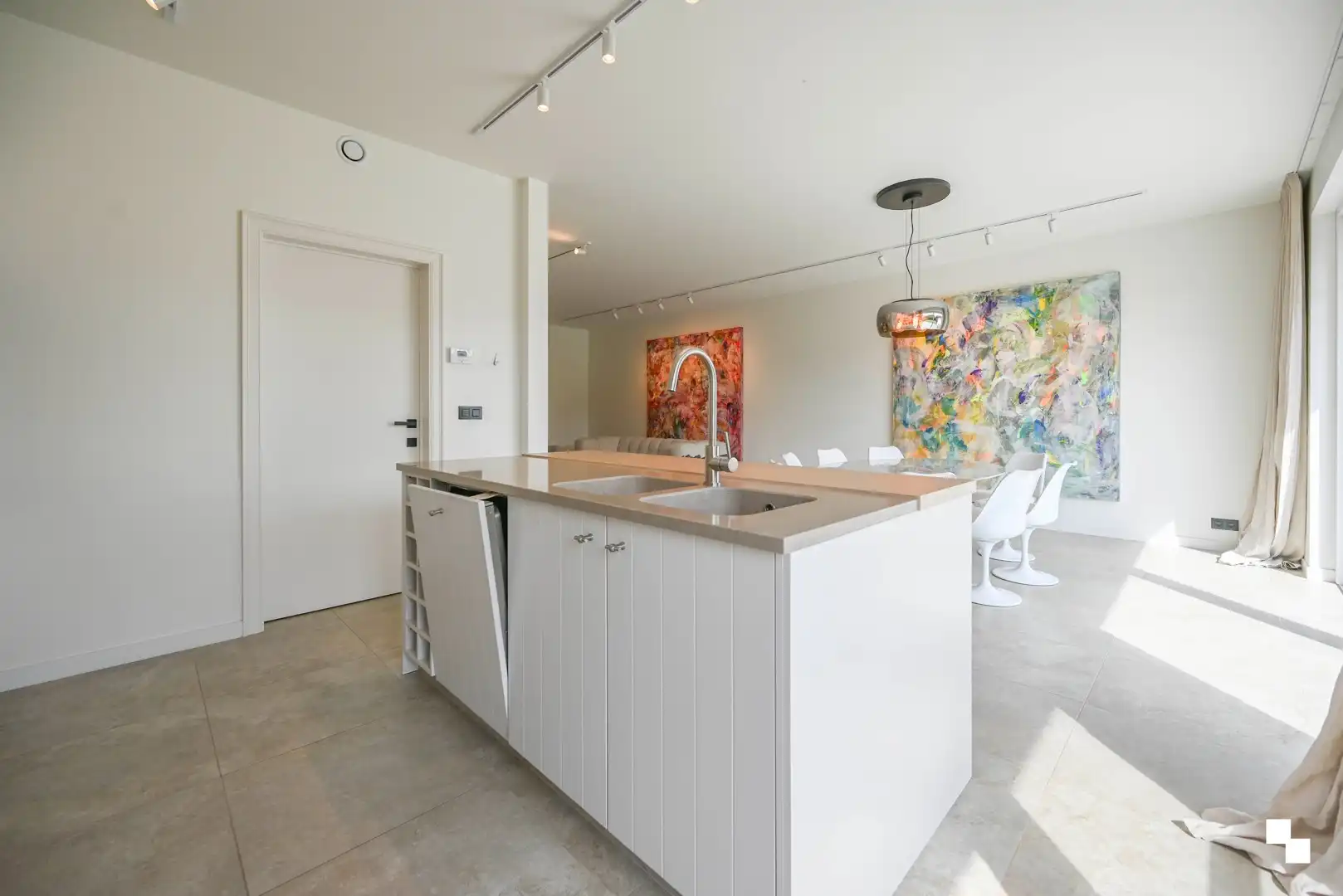 Gemeubelde high-end woning in rustige buurt in Waregem foto 6