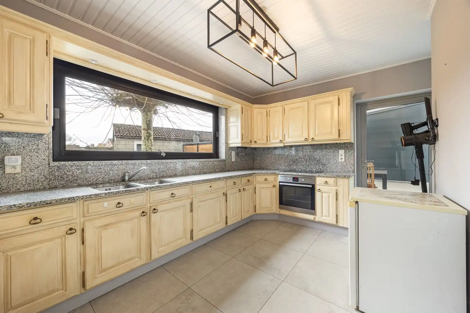 Ruime laagbouwwoning met zuidtuin in doodlopende straat. foto 13