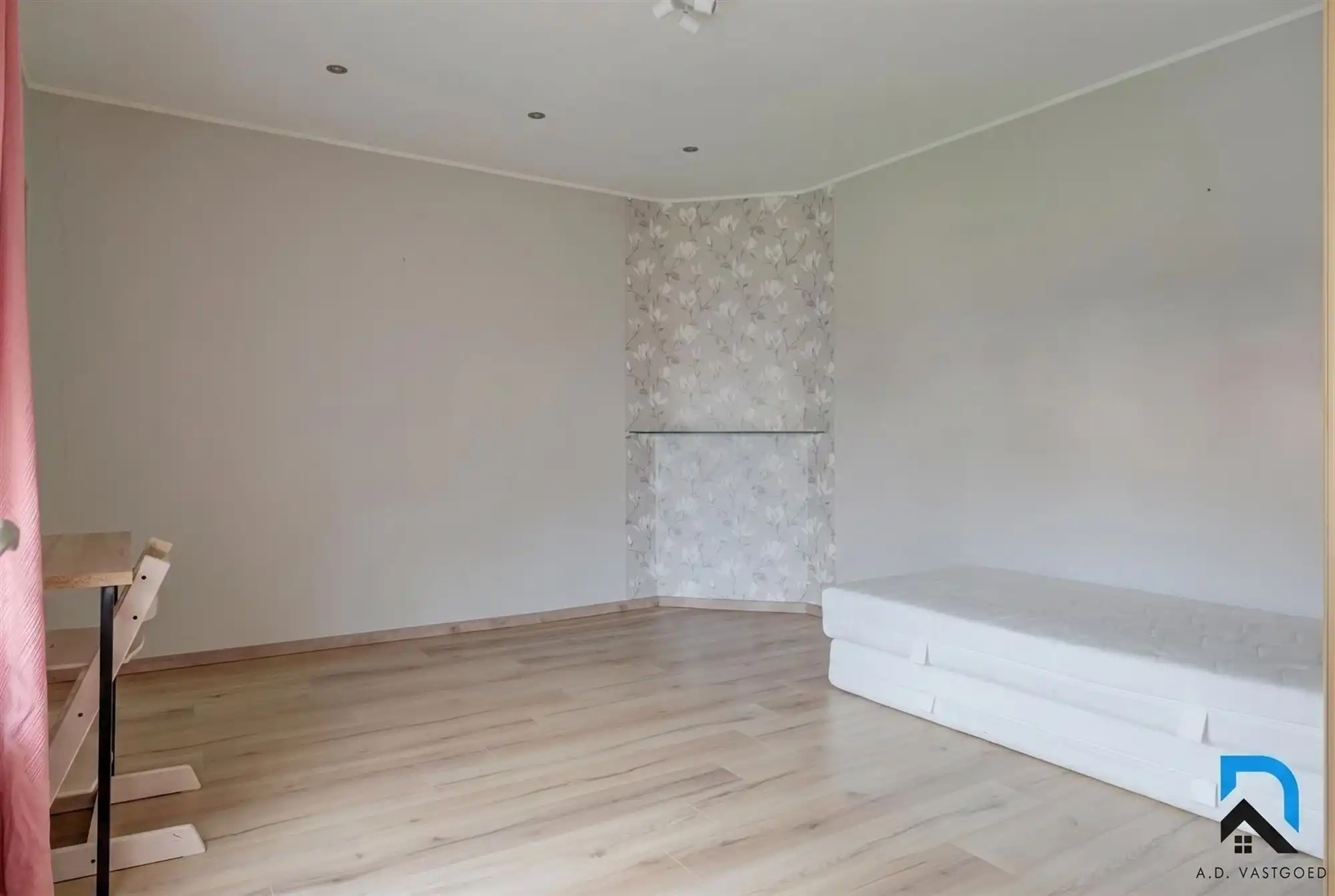Gerenoveerde woning op toplocatie foto 11