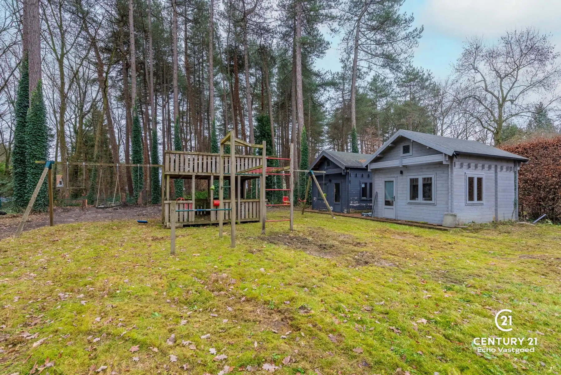 Unieke te renoveren villa in villawijk “De Lint” foto 8