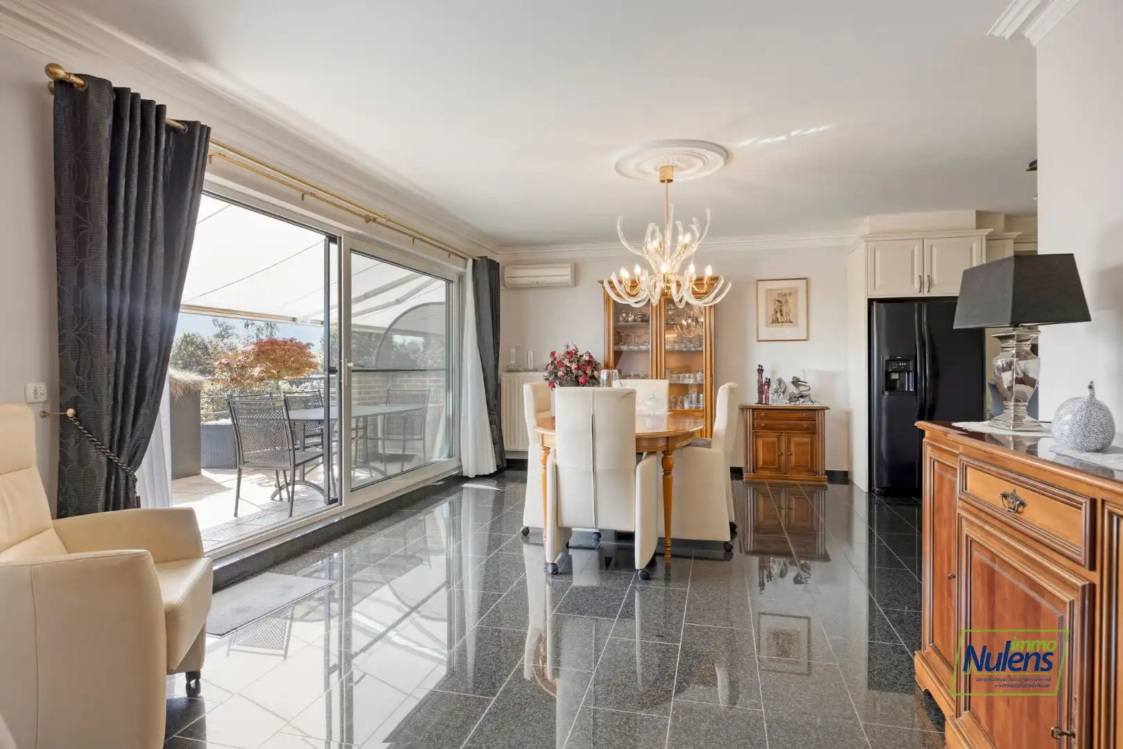 PRACHTIG APPARTEMENT van 105 M² met 2 SLAAPKAMERS,  2 TERRASSEN EN AUTOSTANDPLAATS IN HARTJE LANAKEN! foto 10