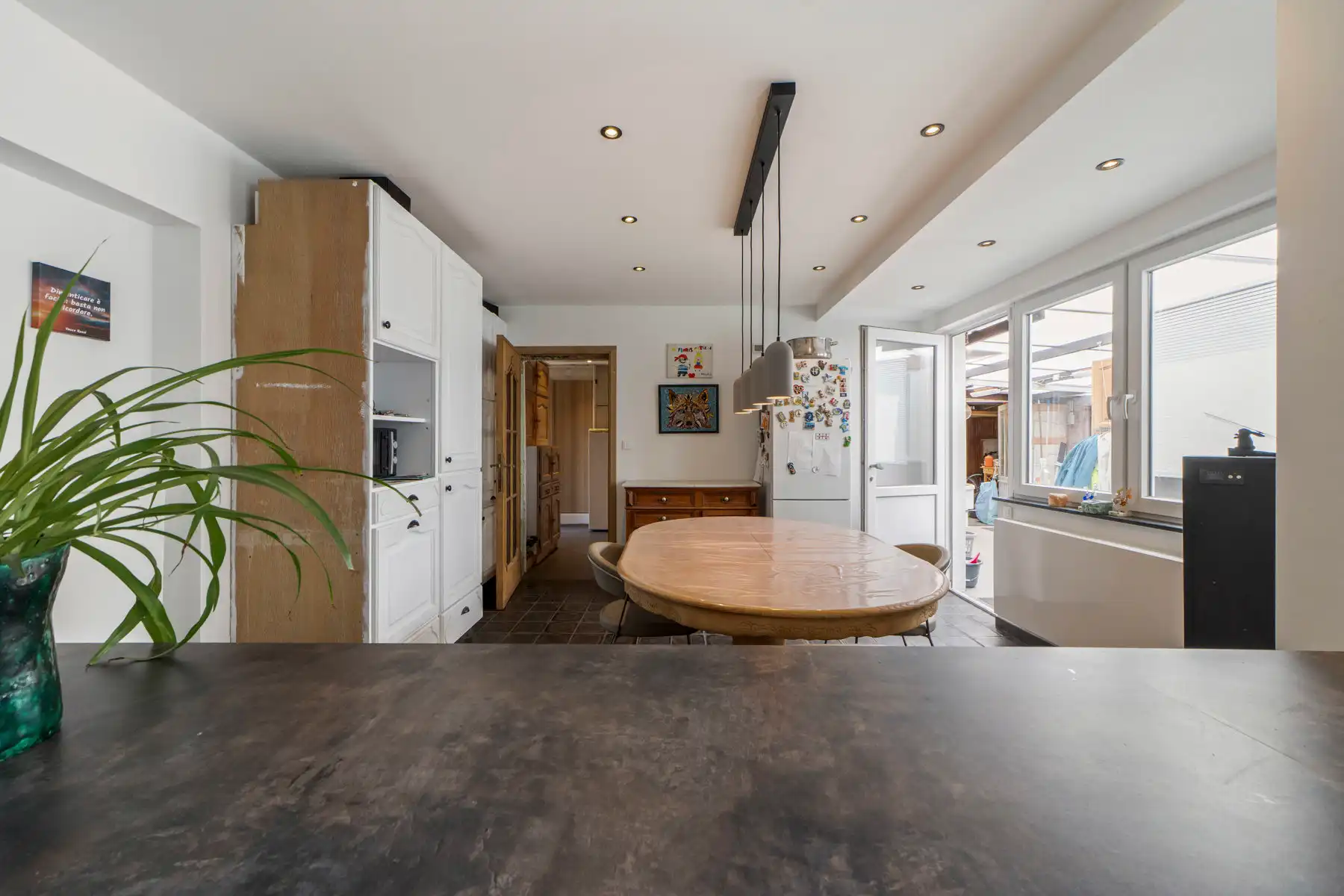 Stijlvolle, instapklare woning met moderne afwerking en gezellige tuin in Genk foto 7