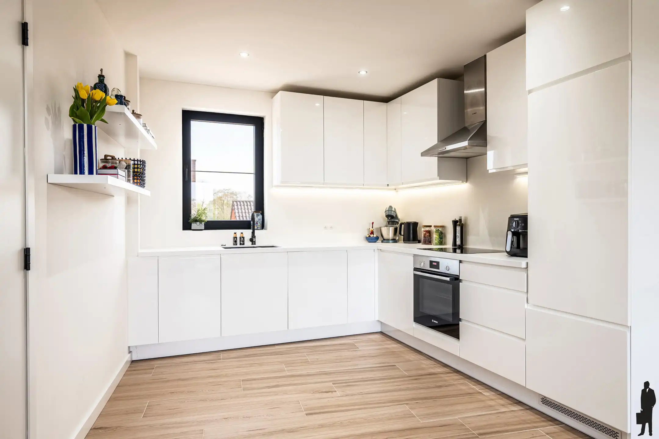 Uitstekend, lichtrijk appartement met ruim terras en garage foto 4