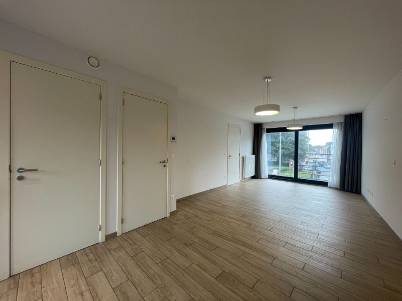 Instapklare woning met terras en garage in hartje Aspelare foto 3