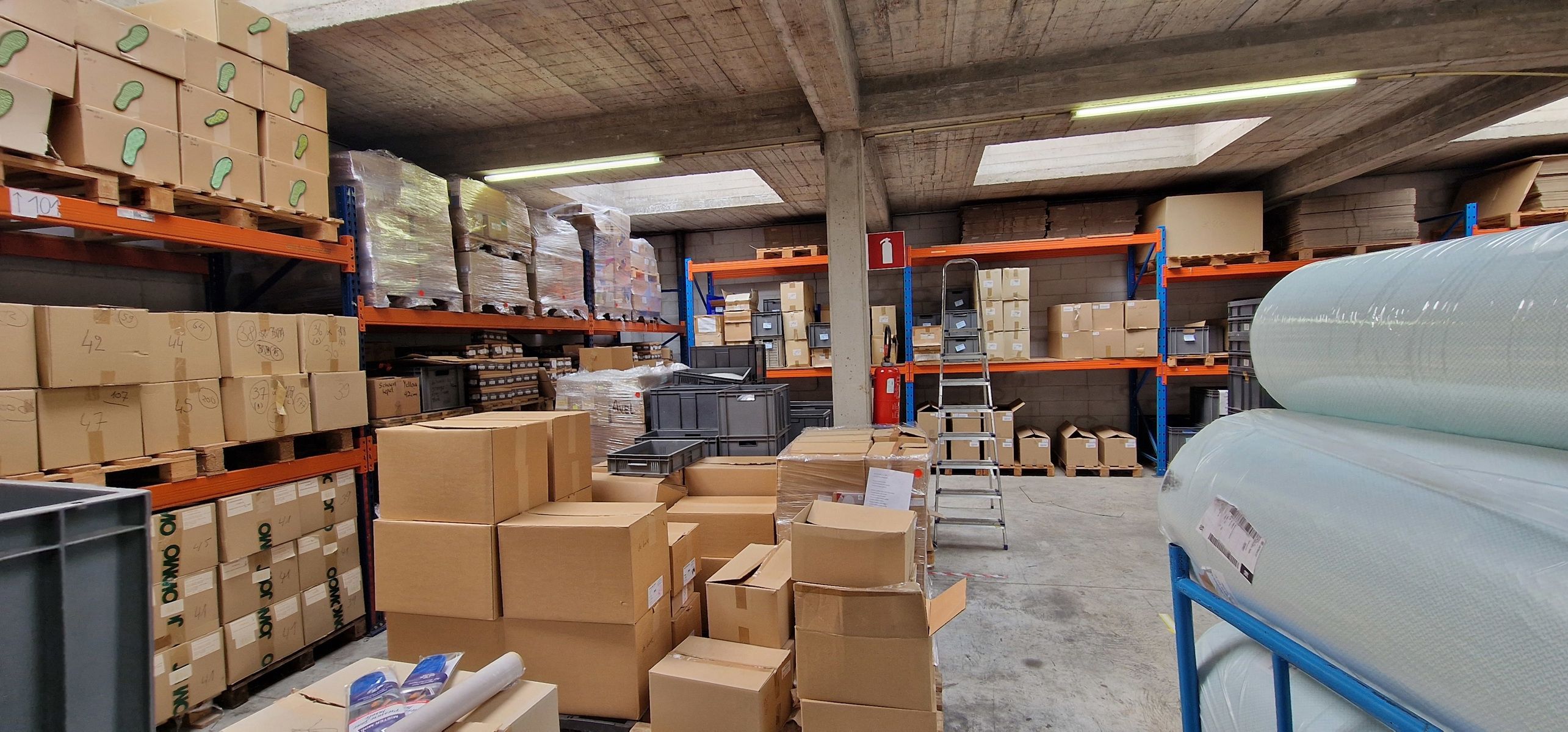 Grote magazijnruimte/atelier met kantoor te koop in Deurne  foto 80