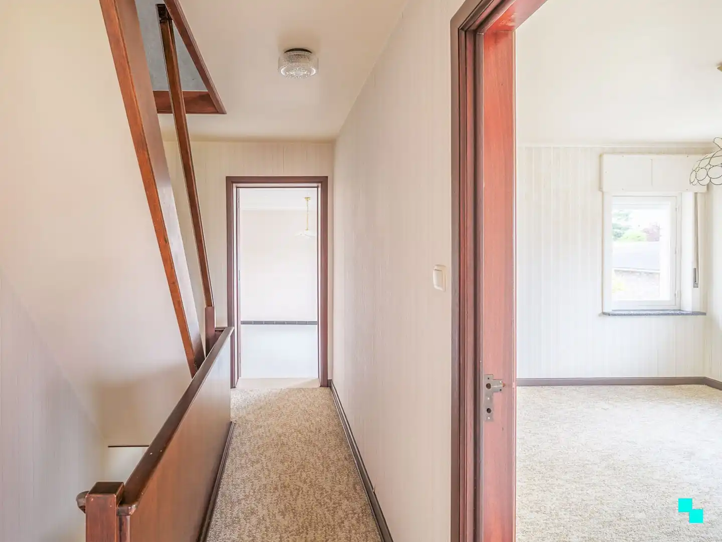 Ruime, te renoveren woning in het mooie Asper foto 12