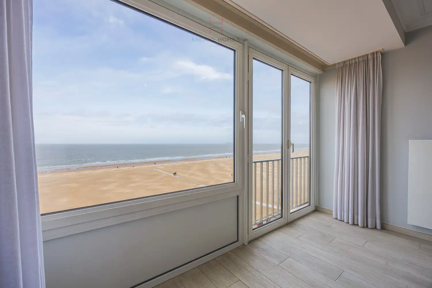 3-kamerappartement met frontaal zeezicht aan het Albertplein foto 3