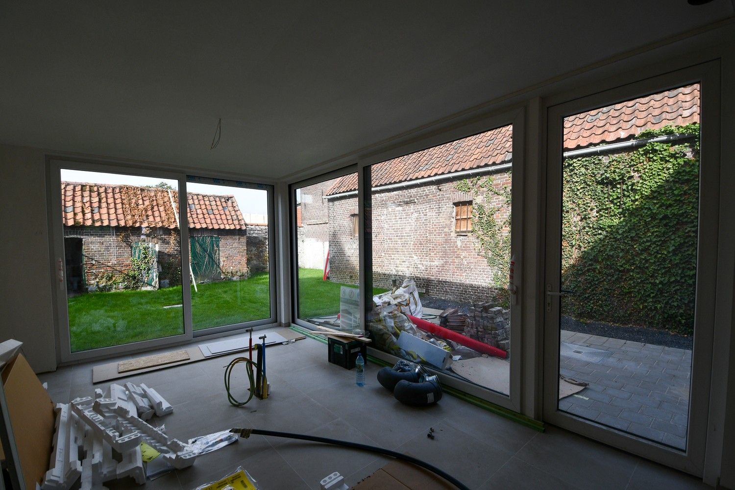 Volledig gerenoveerde dorpswoning met 3 slaapkamers foto 11