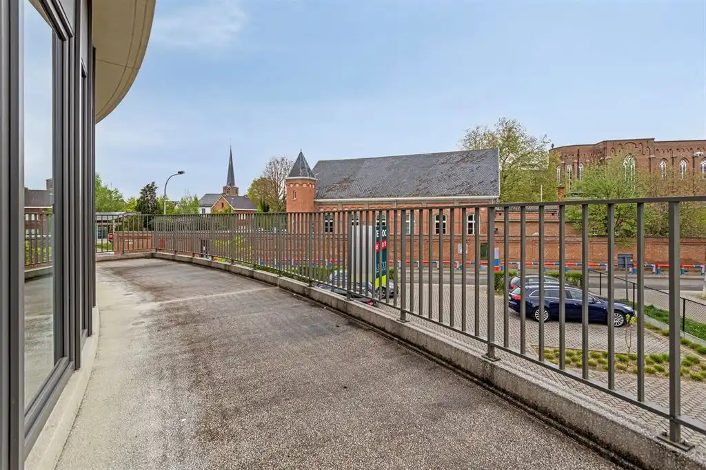 Recent 1-slaapkamer appartement met groot terras foto 17