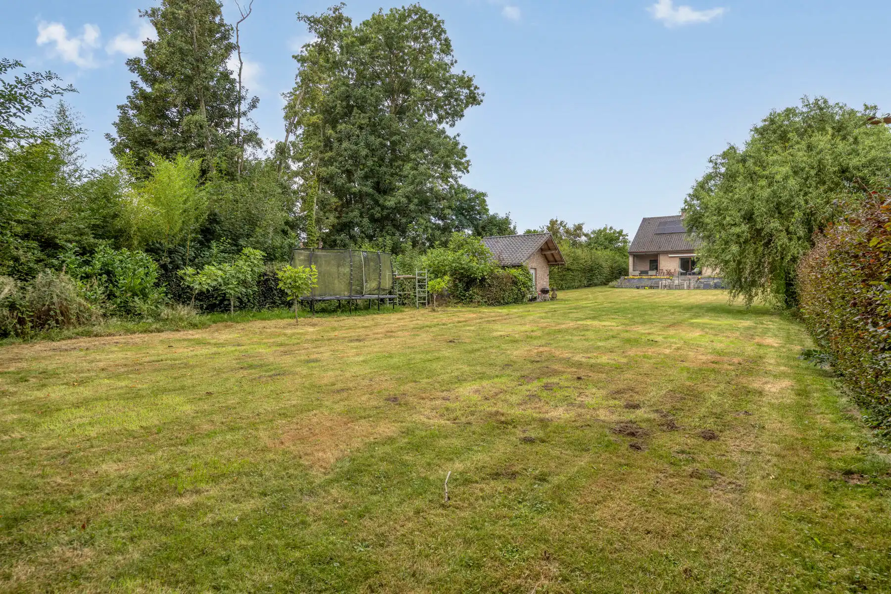Goed gelegen villa met 6 slaapkamers en grote tuin foto 24