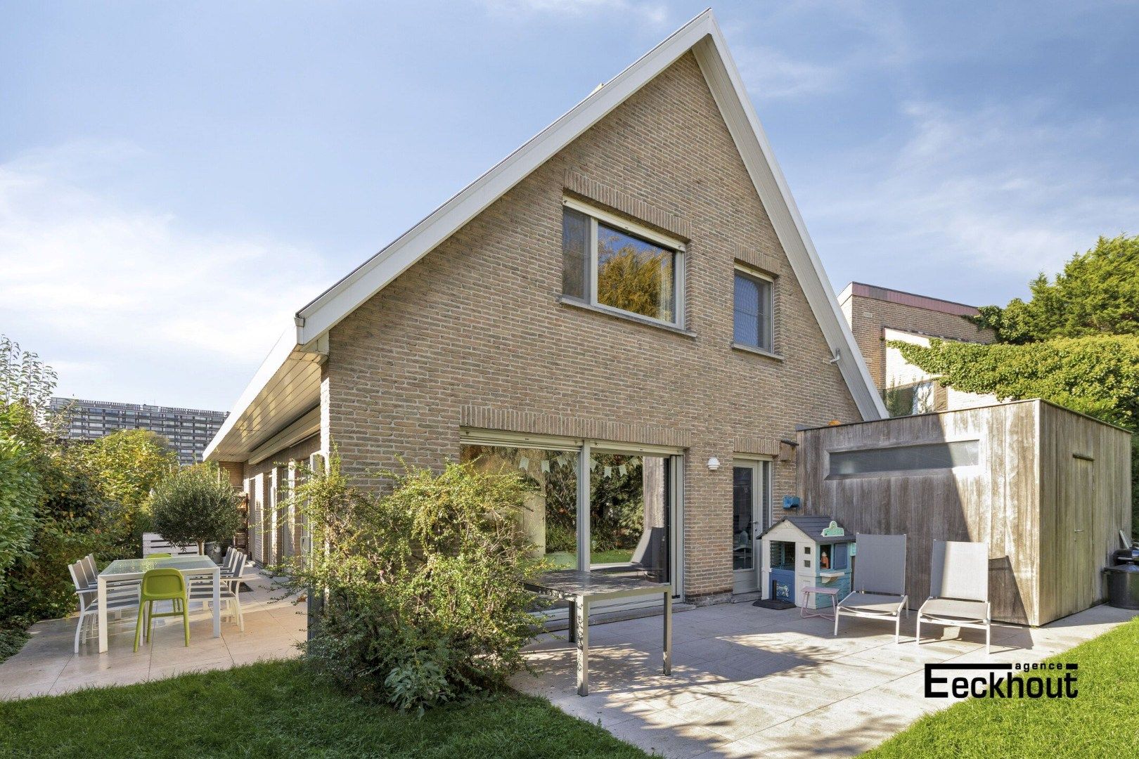 Alleenstaande woning met tuin en garage in rustige straat! foto 23