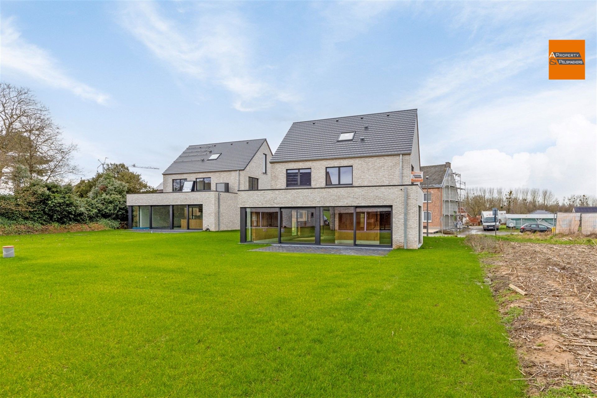 Nieuwbouwwoning met 4 slaapkamers en prachtig zicht op velden en bos foto 11