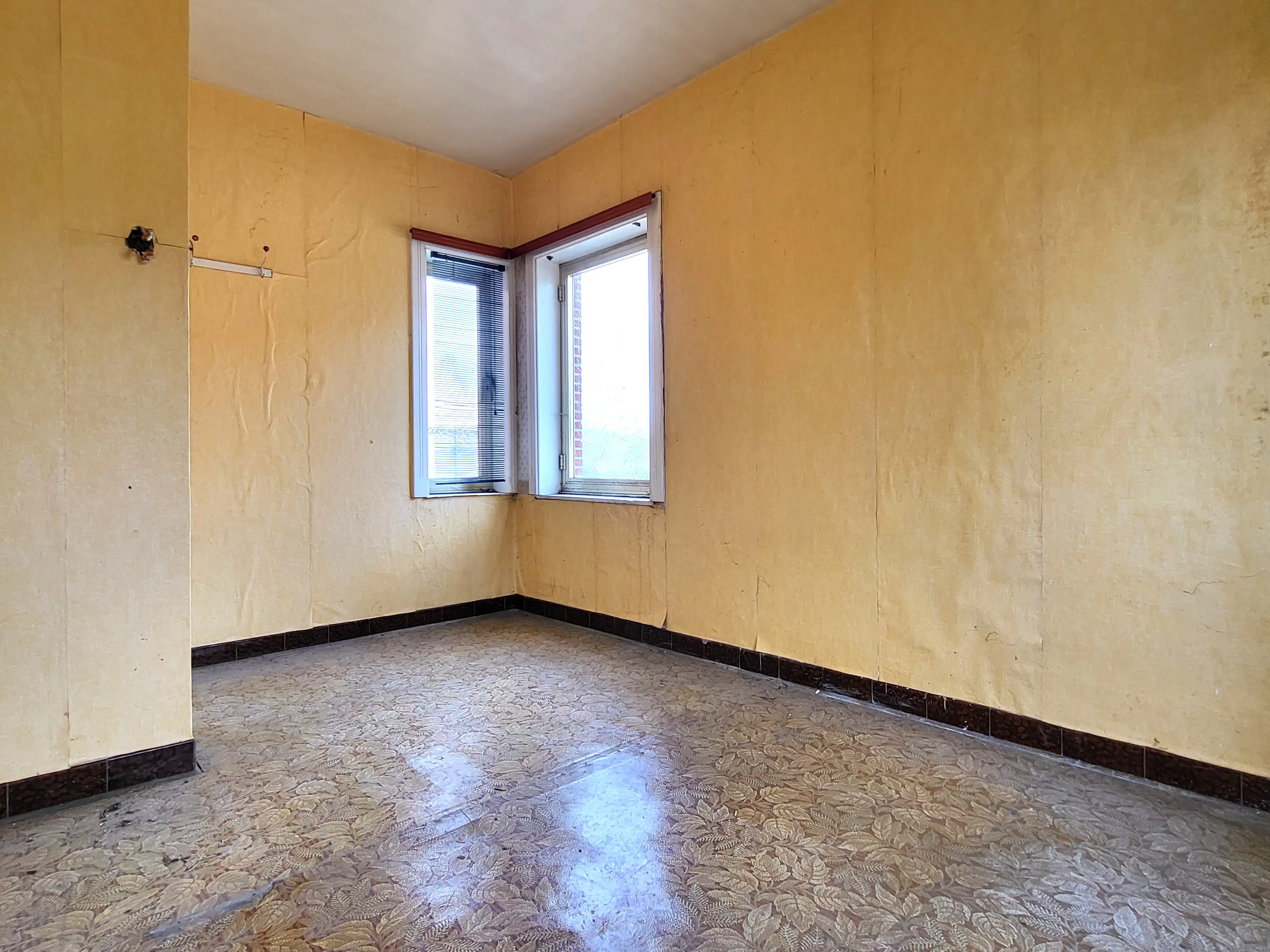 Te renoveren woning met veel charme en ruime tuin op 671 m².  foto 25