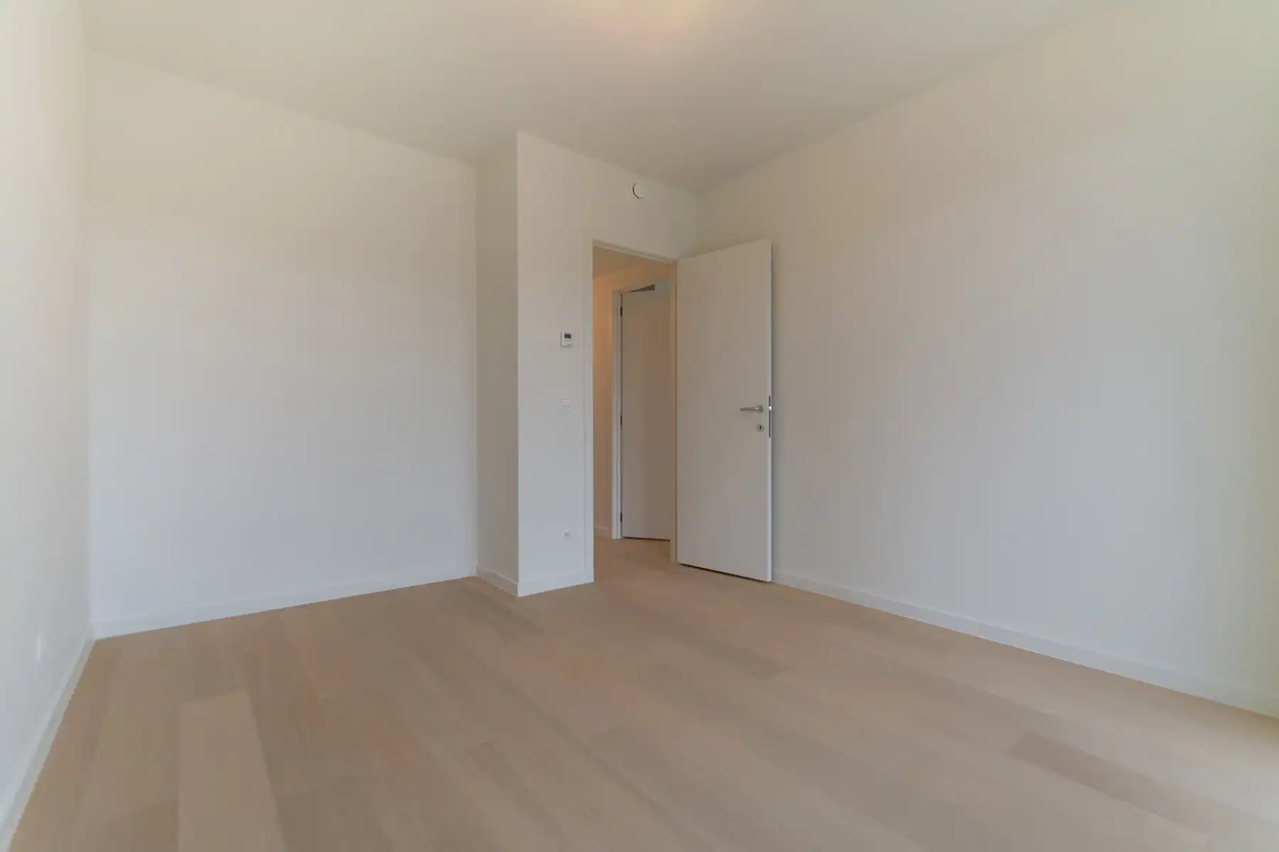 Prachtig instapklaar 2- kamer appartement met groot terras foto 10