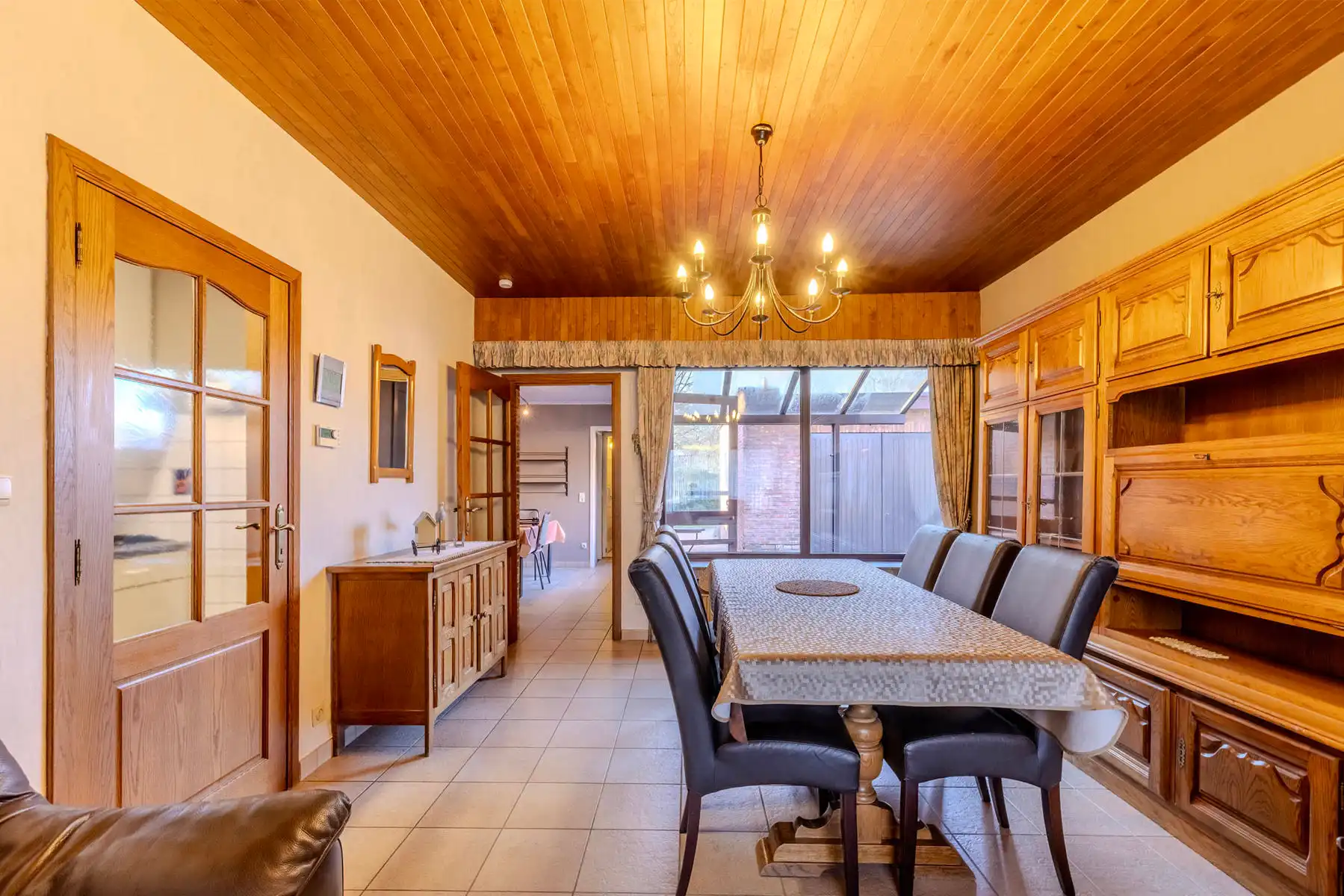 HOB met 3 slpk, garage en tuin op ZW perceel van 700m² foto 5