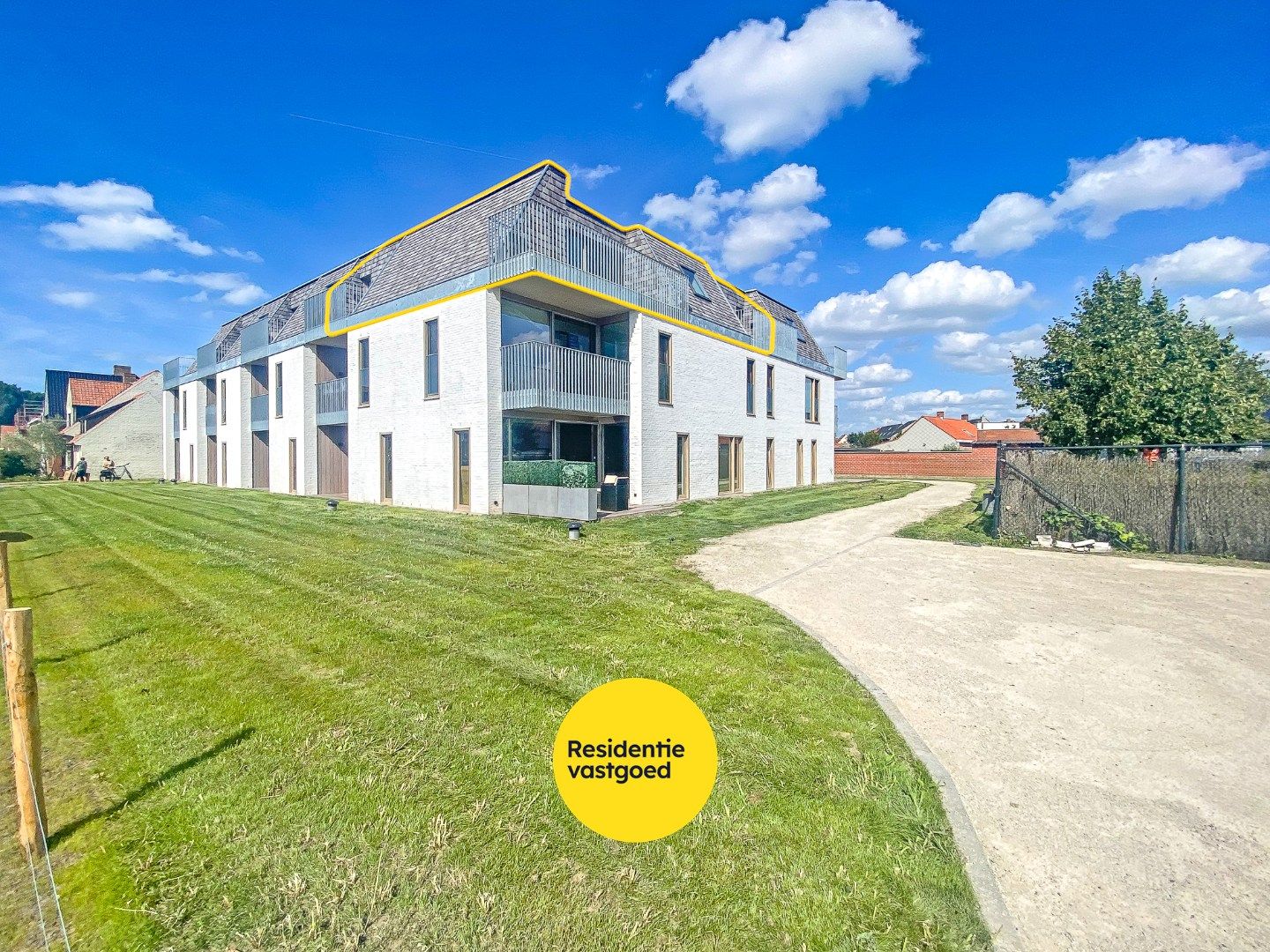 Recent appartement (100 m²) met 2 slaapkamers te Oostduinkerke foto {{pictureIndex}}