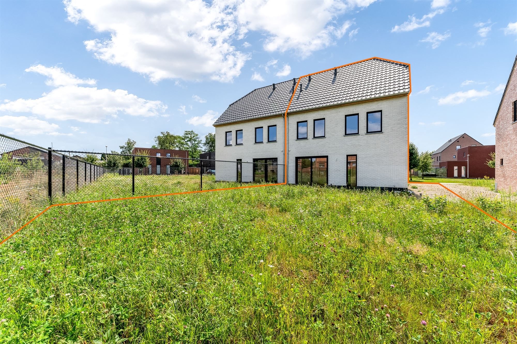 STIJLVOLLE EN VOLLEDIG AFGEWERKTE NIEUWBOUWWONING MET 3 SLAAPKAMERS UITERST RUSTIG GELEGEN TE OOSTHAM foto 16