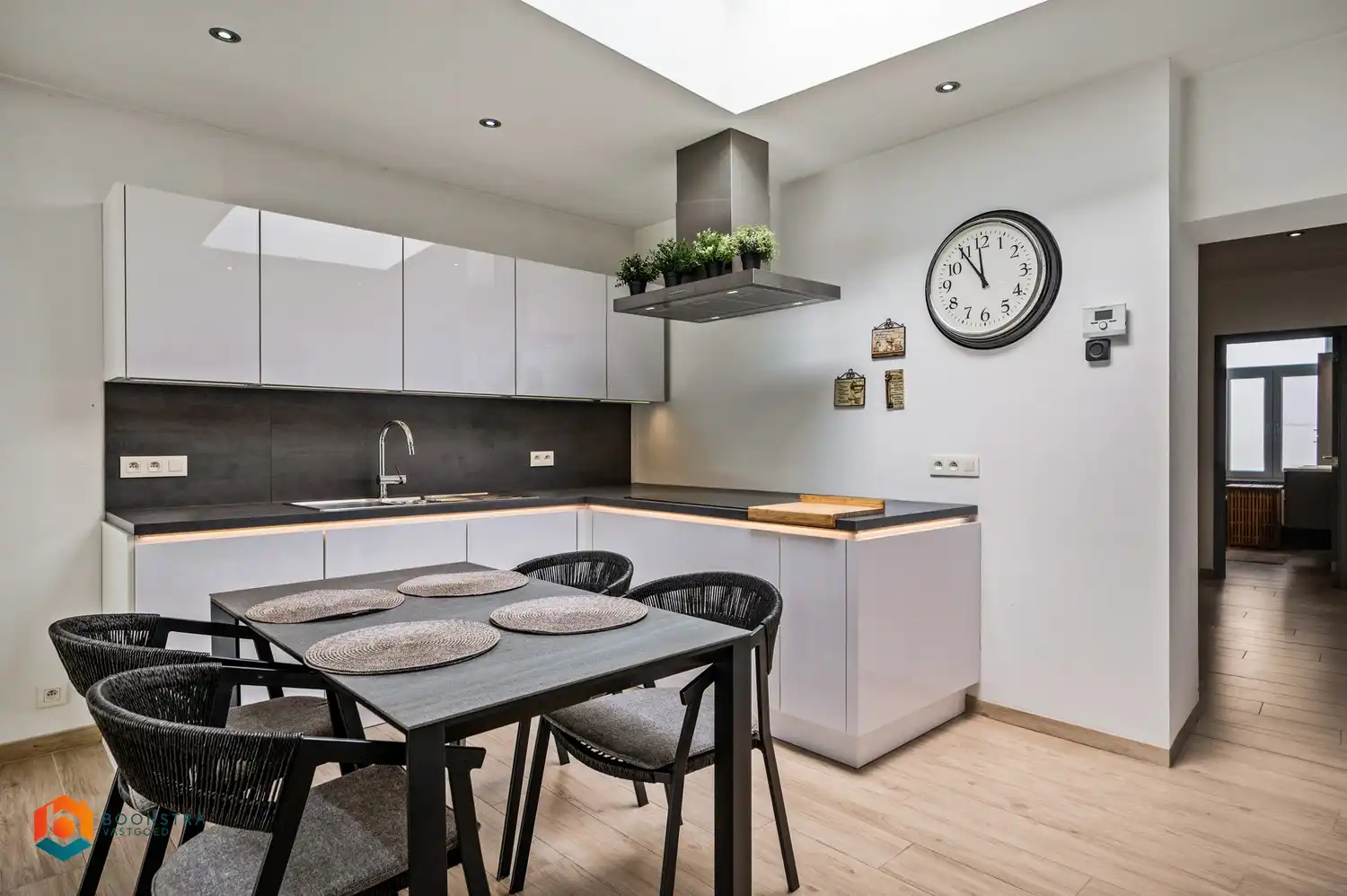 Recent gerenoveerde woning met 1 (mogelijks 2) slpkrs foto 5