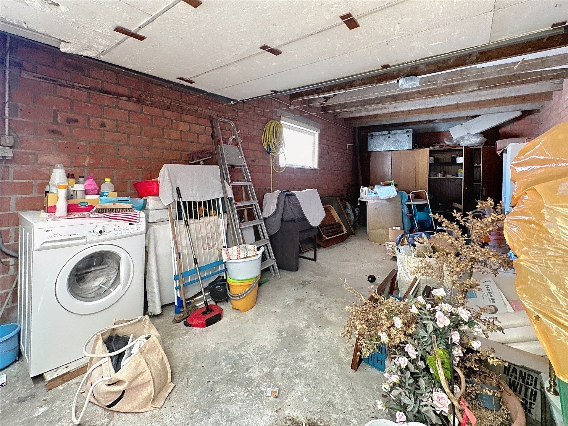 Charmante half open bebouwing met 3 slaapkamers en garage! foto 18