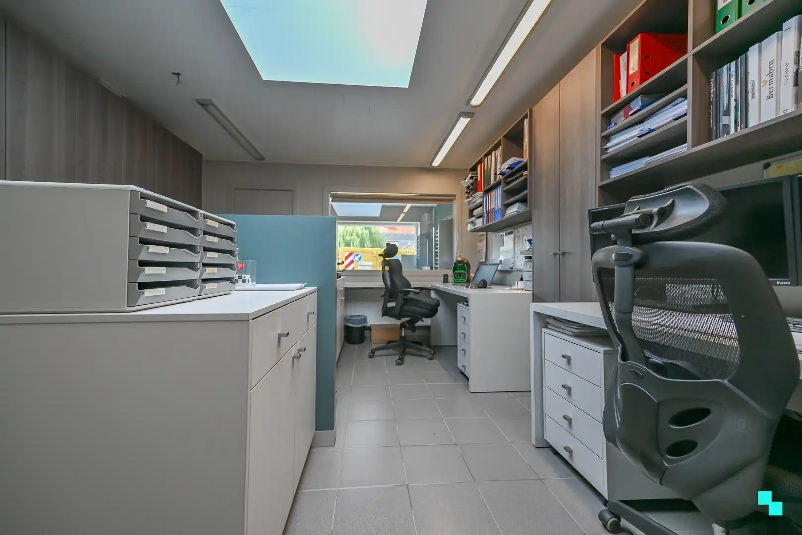 Gunstig gelegen werkplaats / magazijn met bureel en diverse parkeergelegenheid foto 25