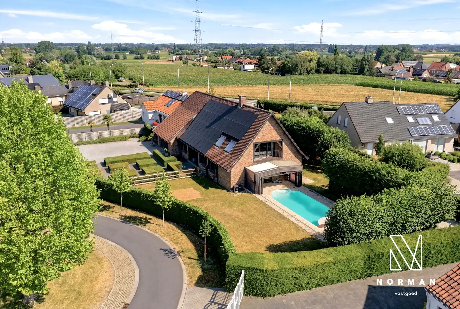 Villa met zwembad op een perceel van 1.598 m² foto 8