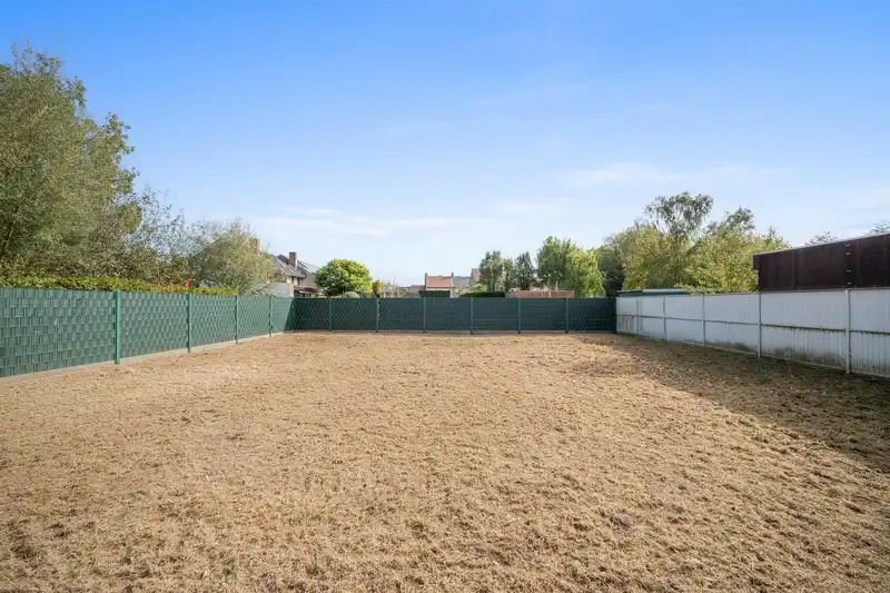 Te renoveren villa, ideaal geschikt voor bijberoep met veel ruimte en grote tuin in centrum Beveren opp 837 m² foto 24