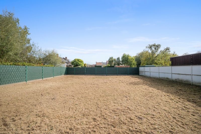 Te renoveren villa, ideaal geschikt voor bijberoep met veel ruimte en grote tuin in centrum Beveren opp 837 m² foto 24