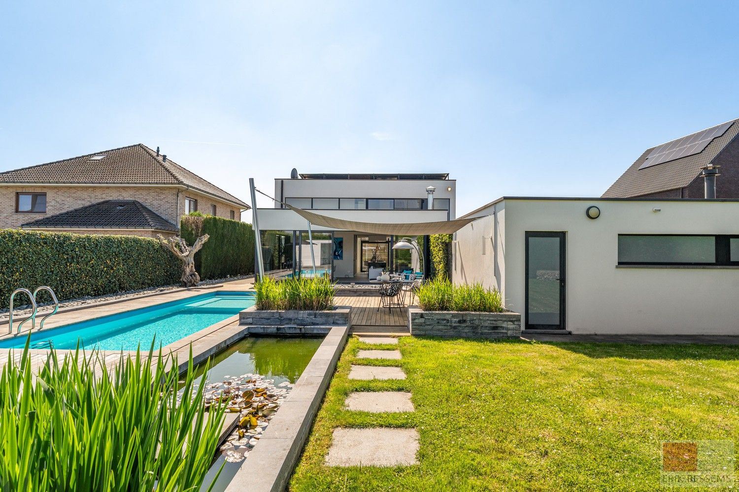 Moderne villa, gelegen op een perceel van 1.126 m², biedt 360 m² hoogwaardige woonoppervlakte foto 28