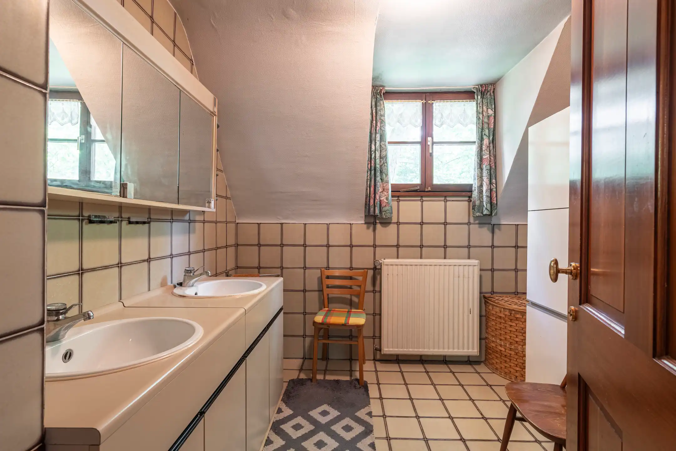 Te renoveren woning met 6 slpk. op 2.581 m² foto 18