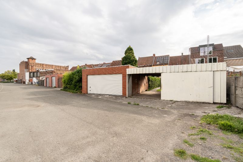 Ruime en veelzijdige rijwoning met garage achteraan en aparte ingang foto 23