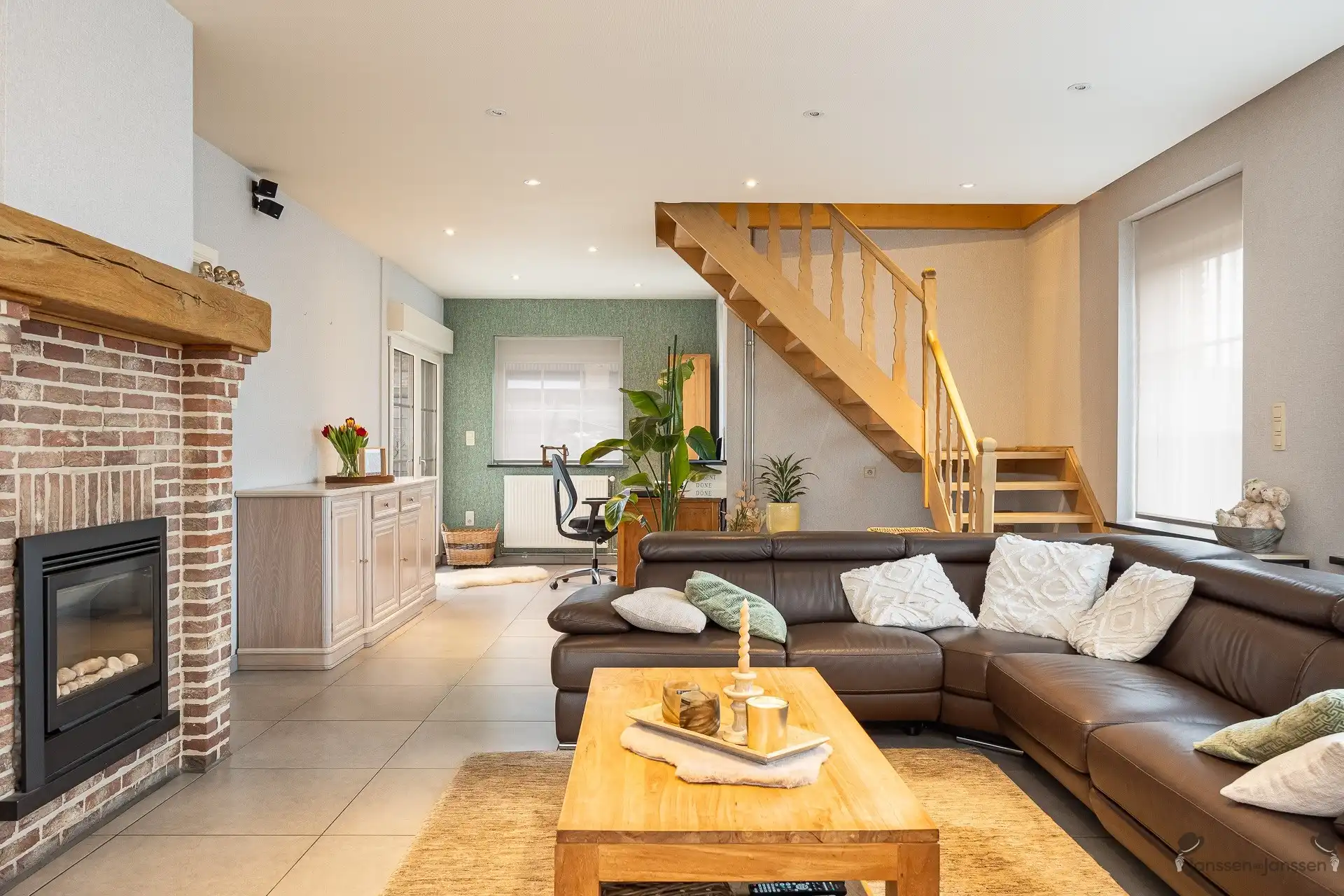 Gerenoveerde boerderij met landelijk zicht foto 14